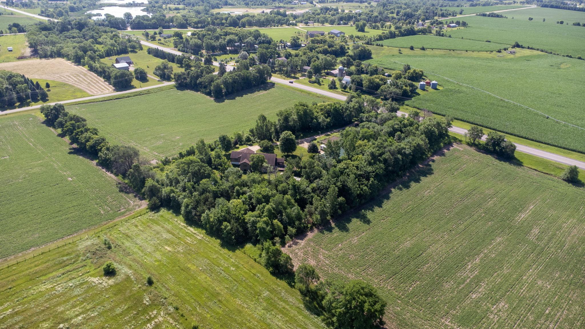 main property photo 40