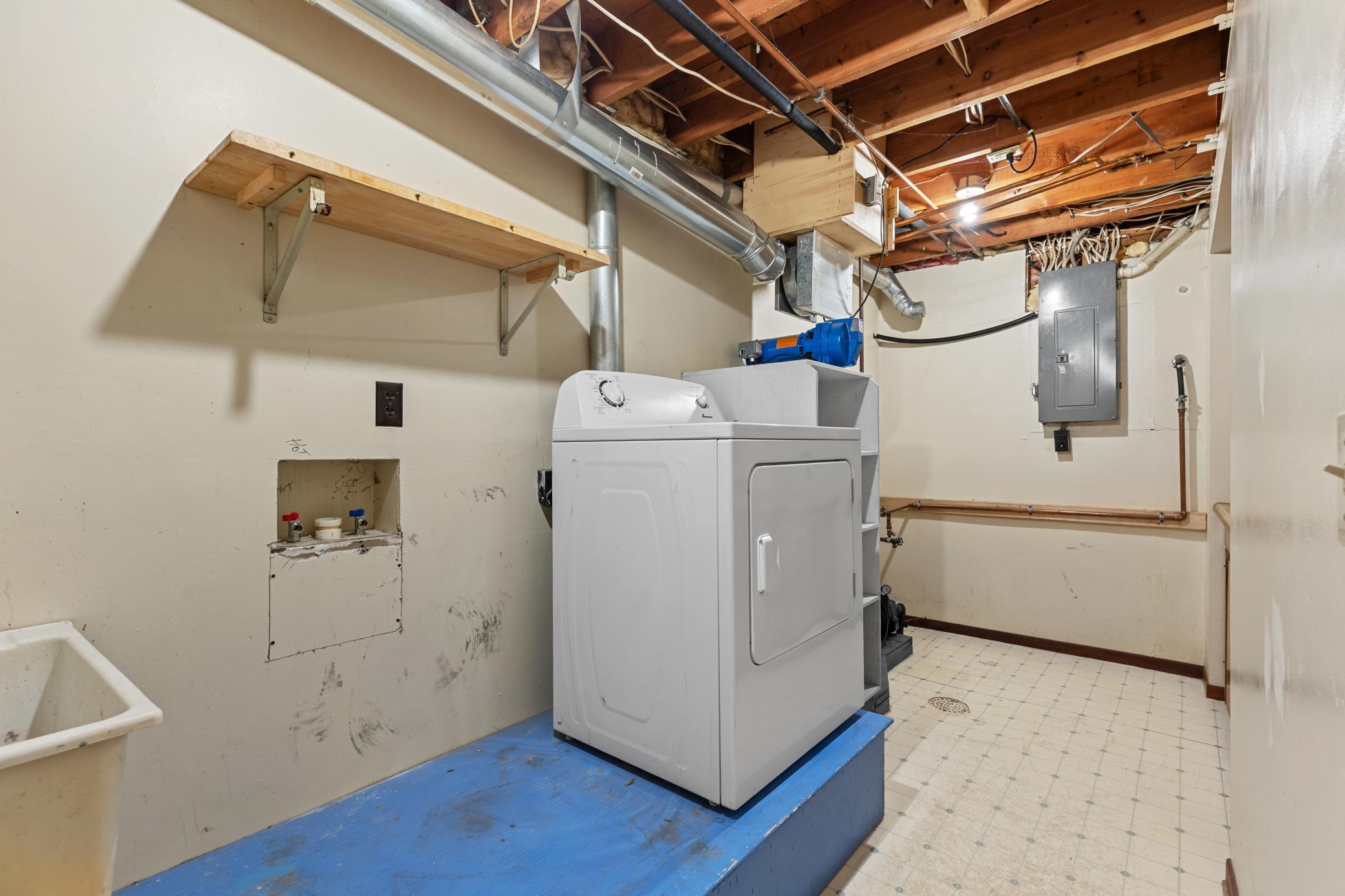 main property photo 31