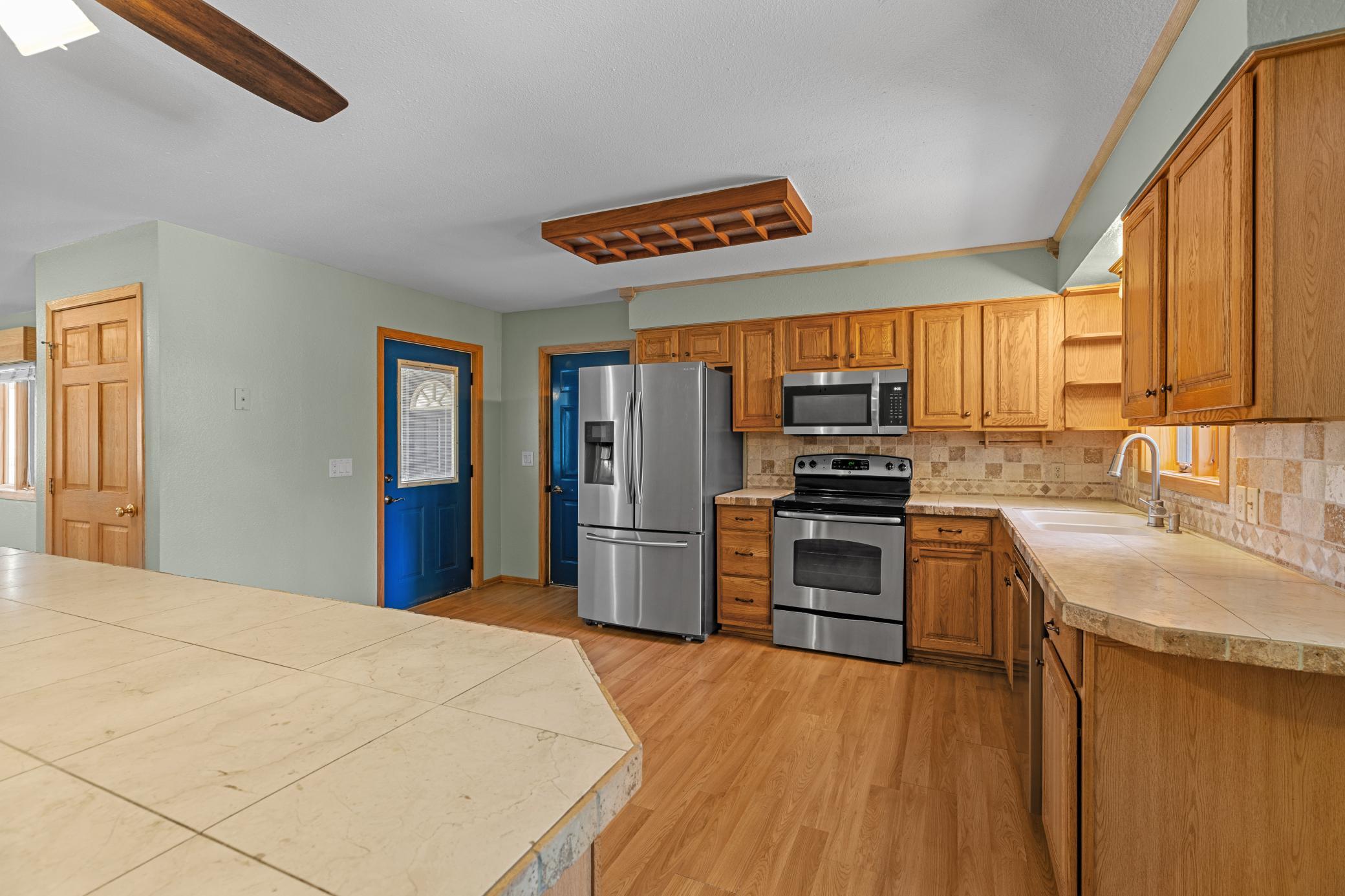 main property photo 8