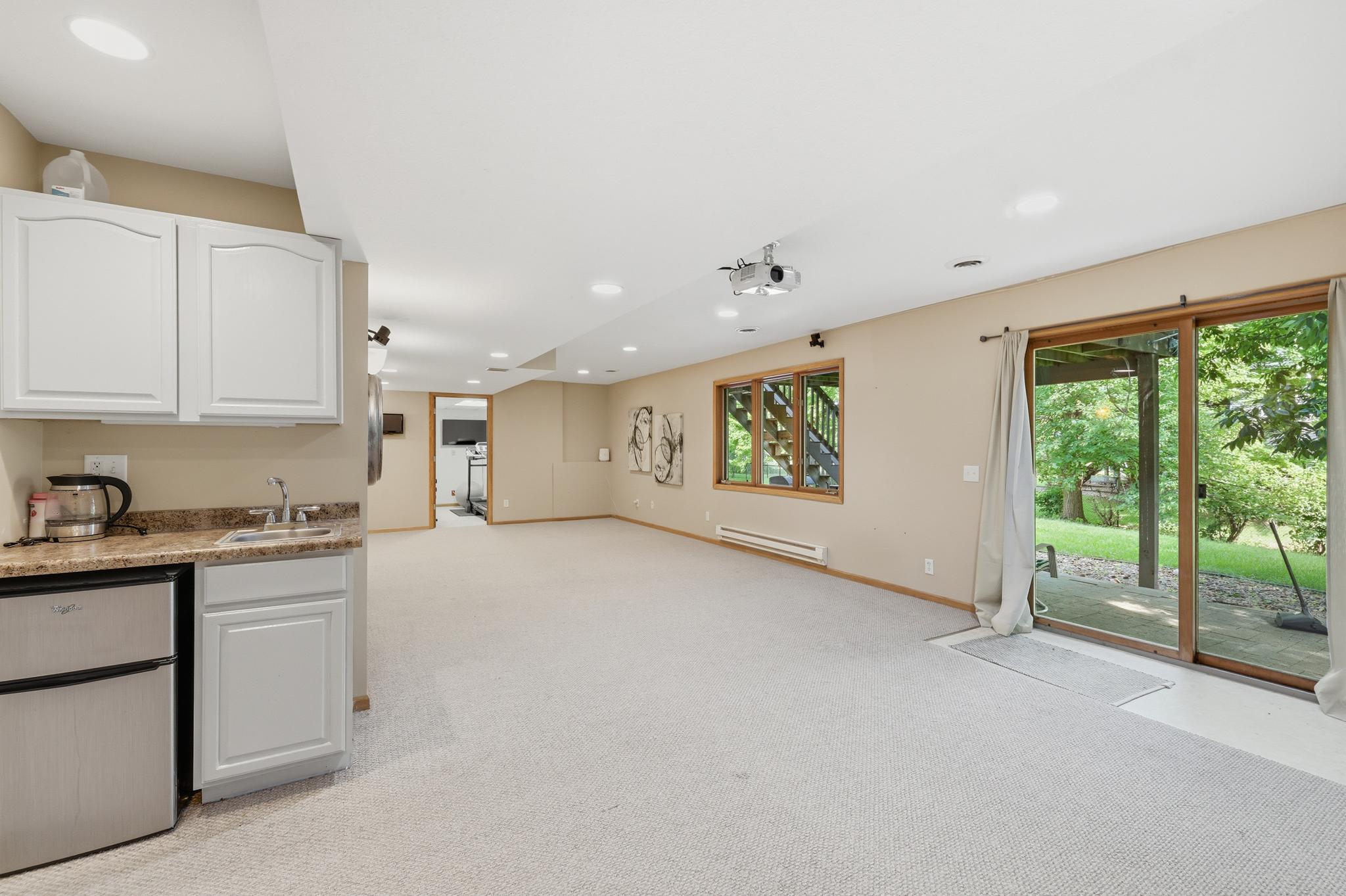 property viewer photo 41