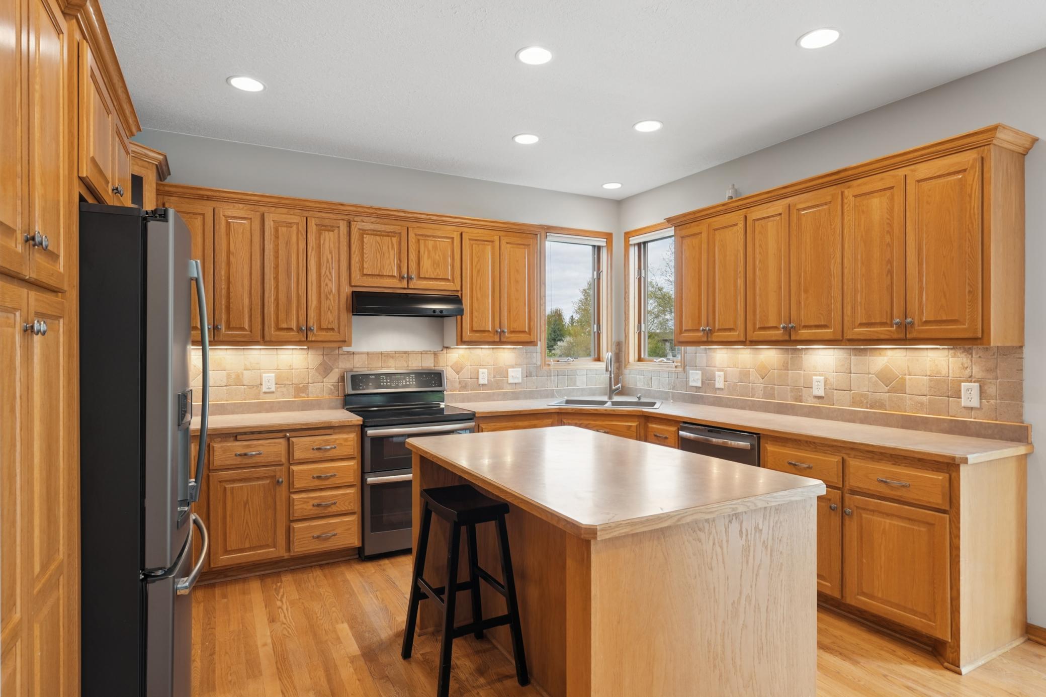 main property photo 19