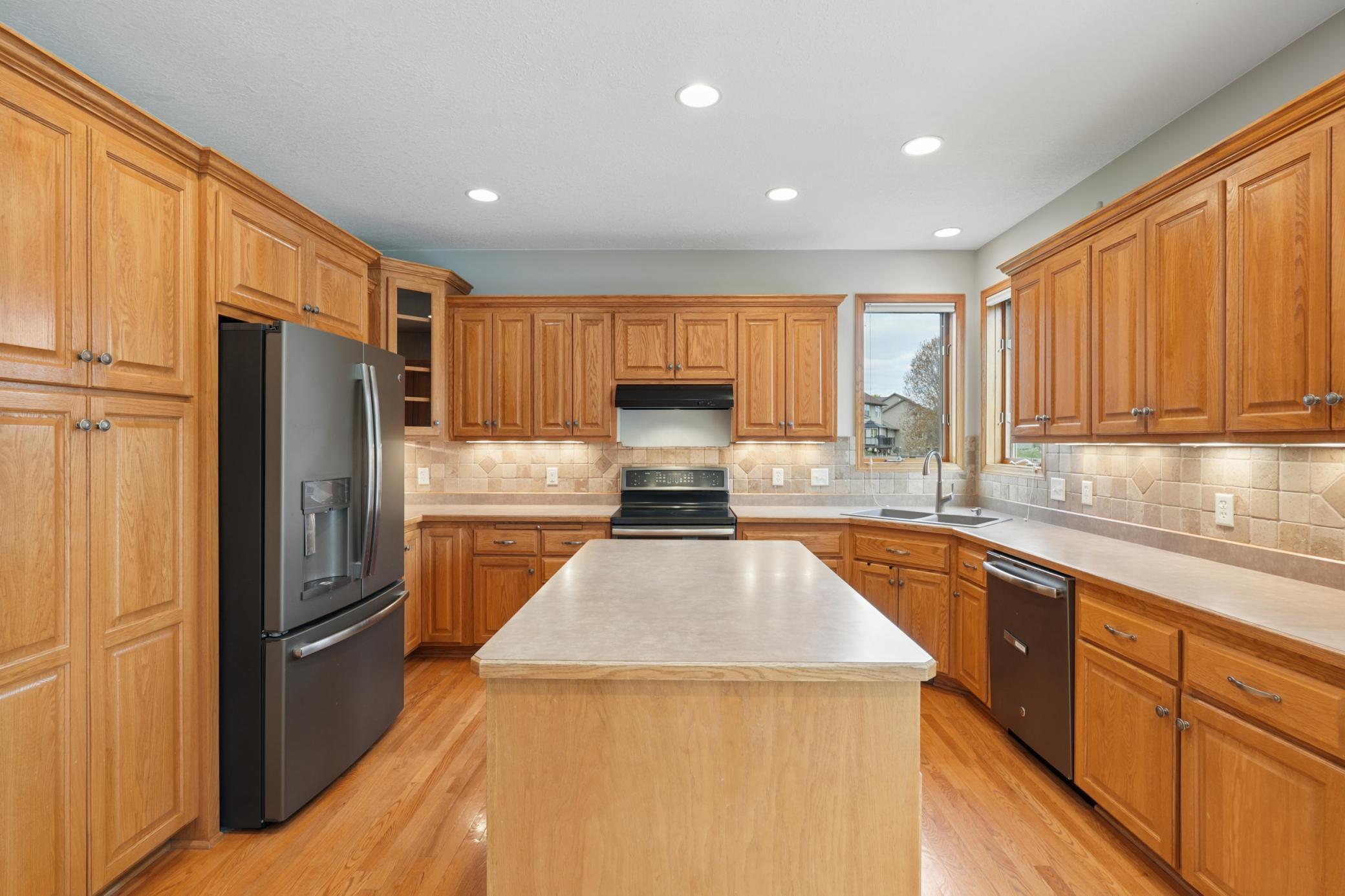 main property photo 20
