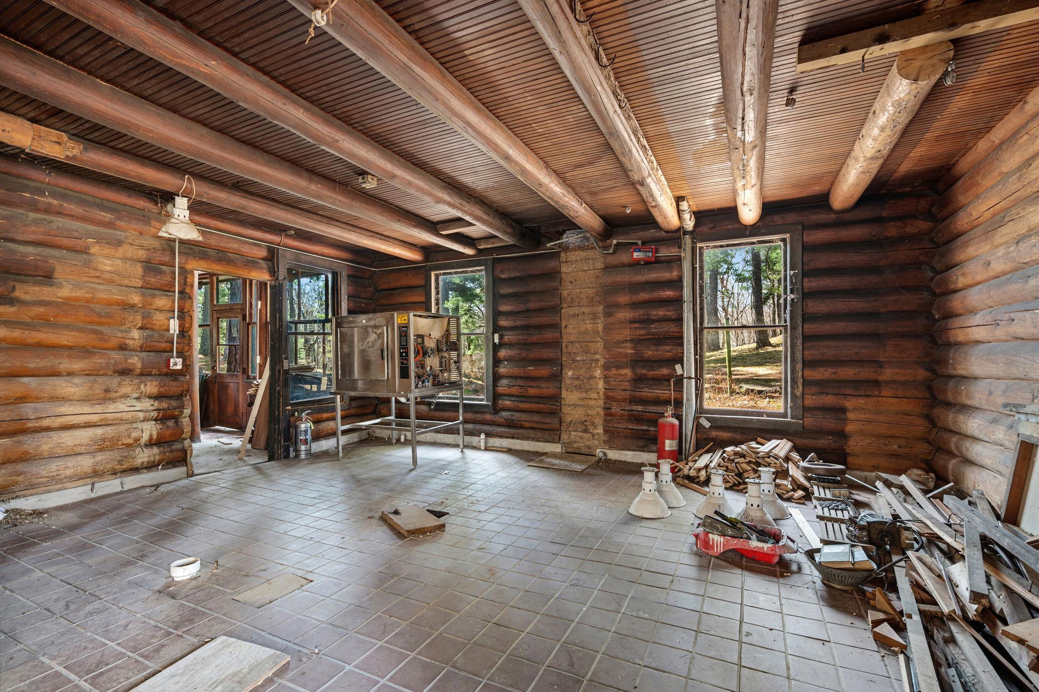 main property photo 19