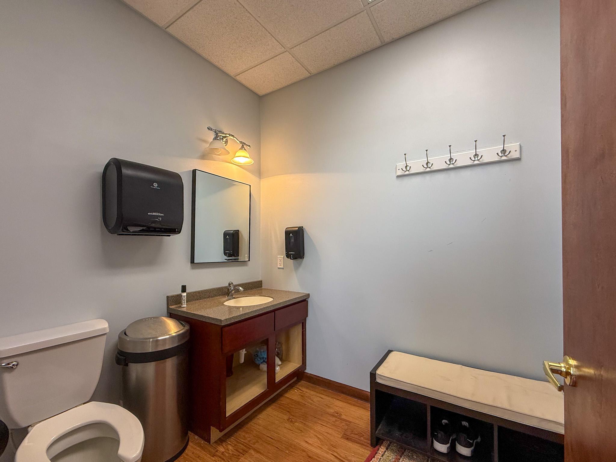 main property photo 32