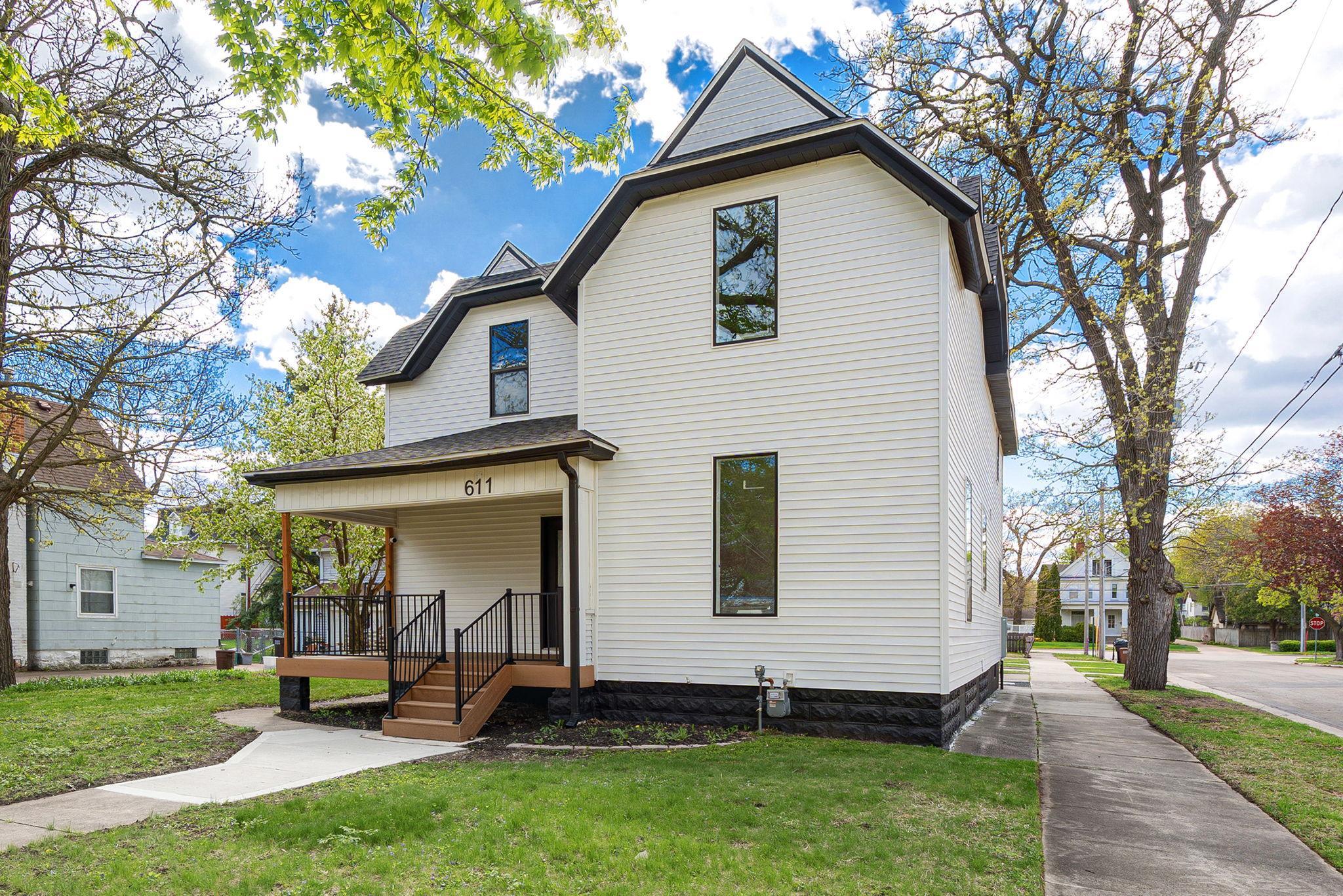 main property photo 13