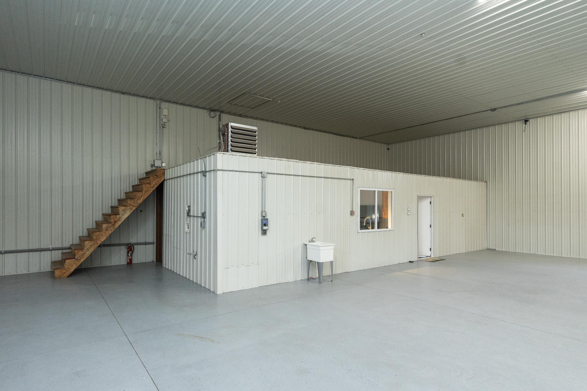 main property photo 34