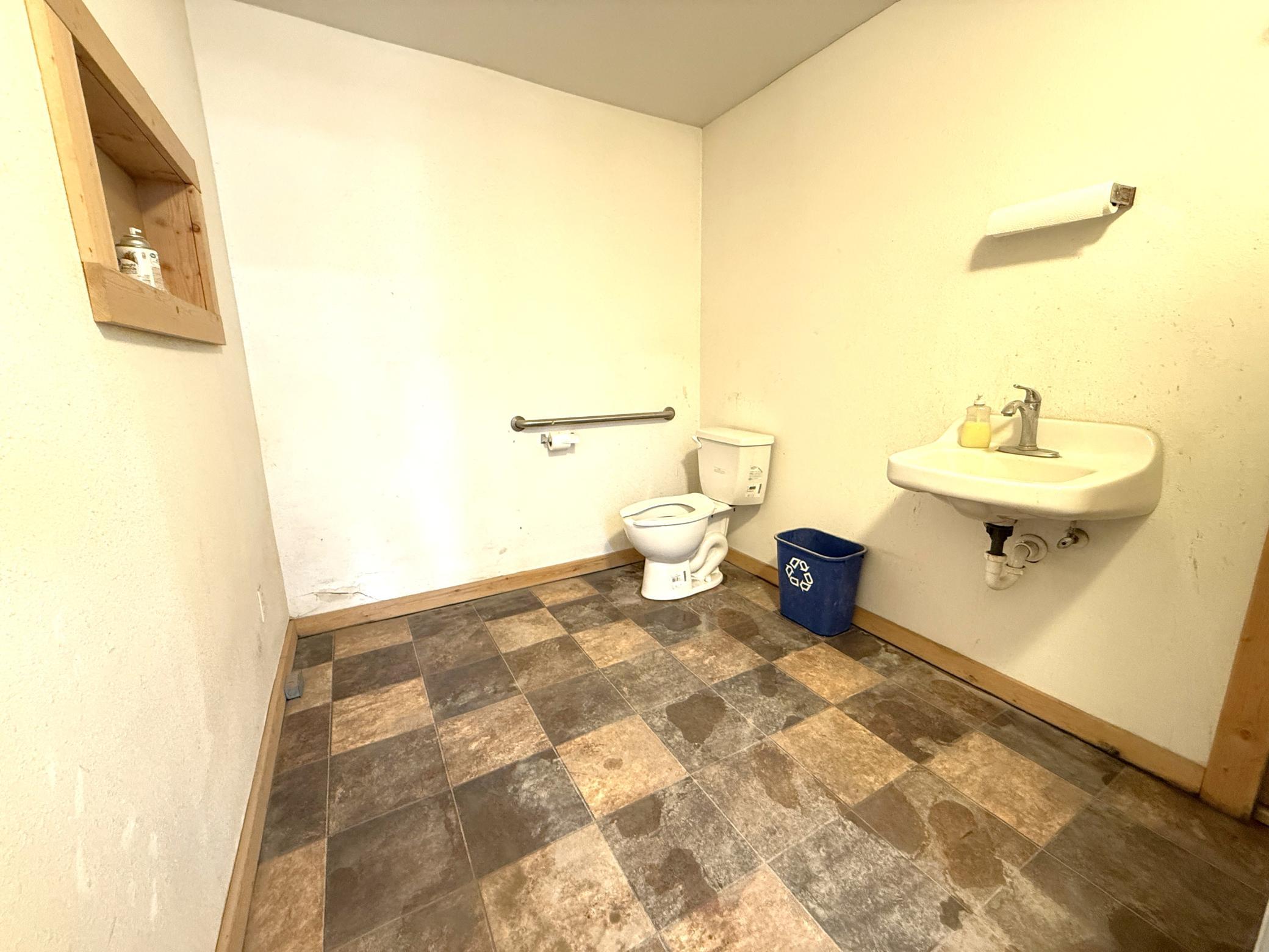 main property photo 23