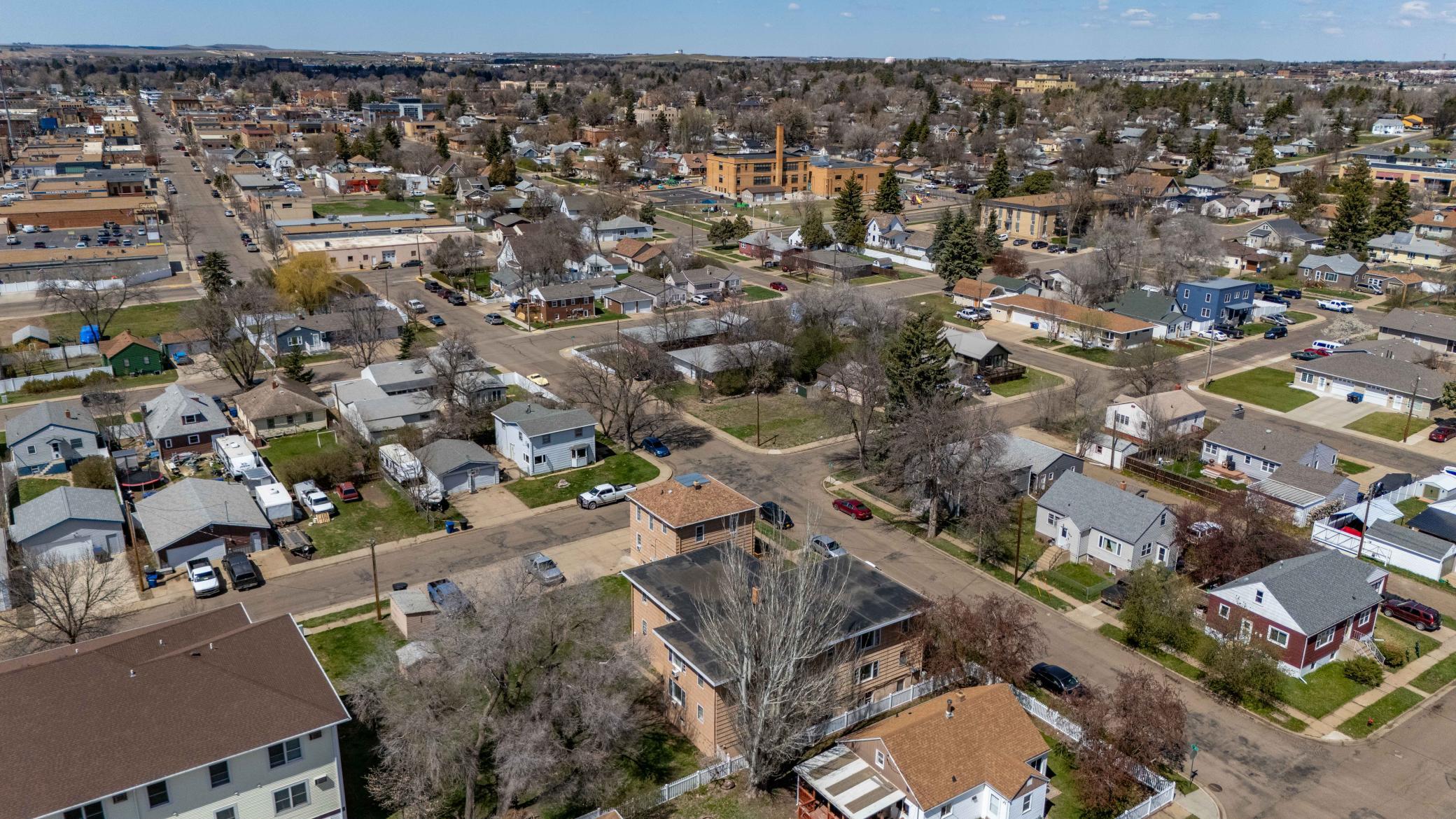 main property photo 9