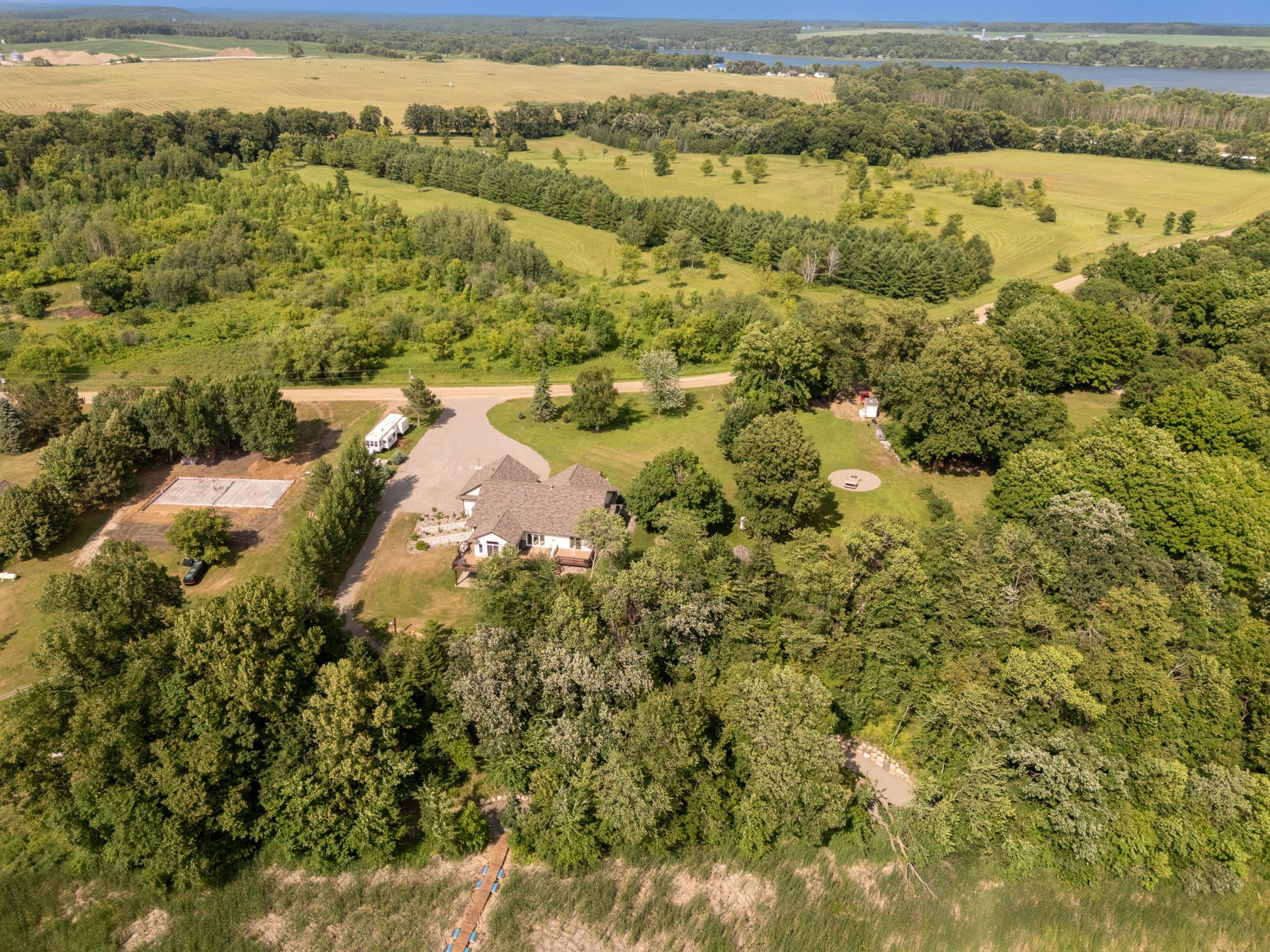 main property photo 3
