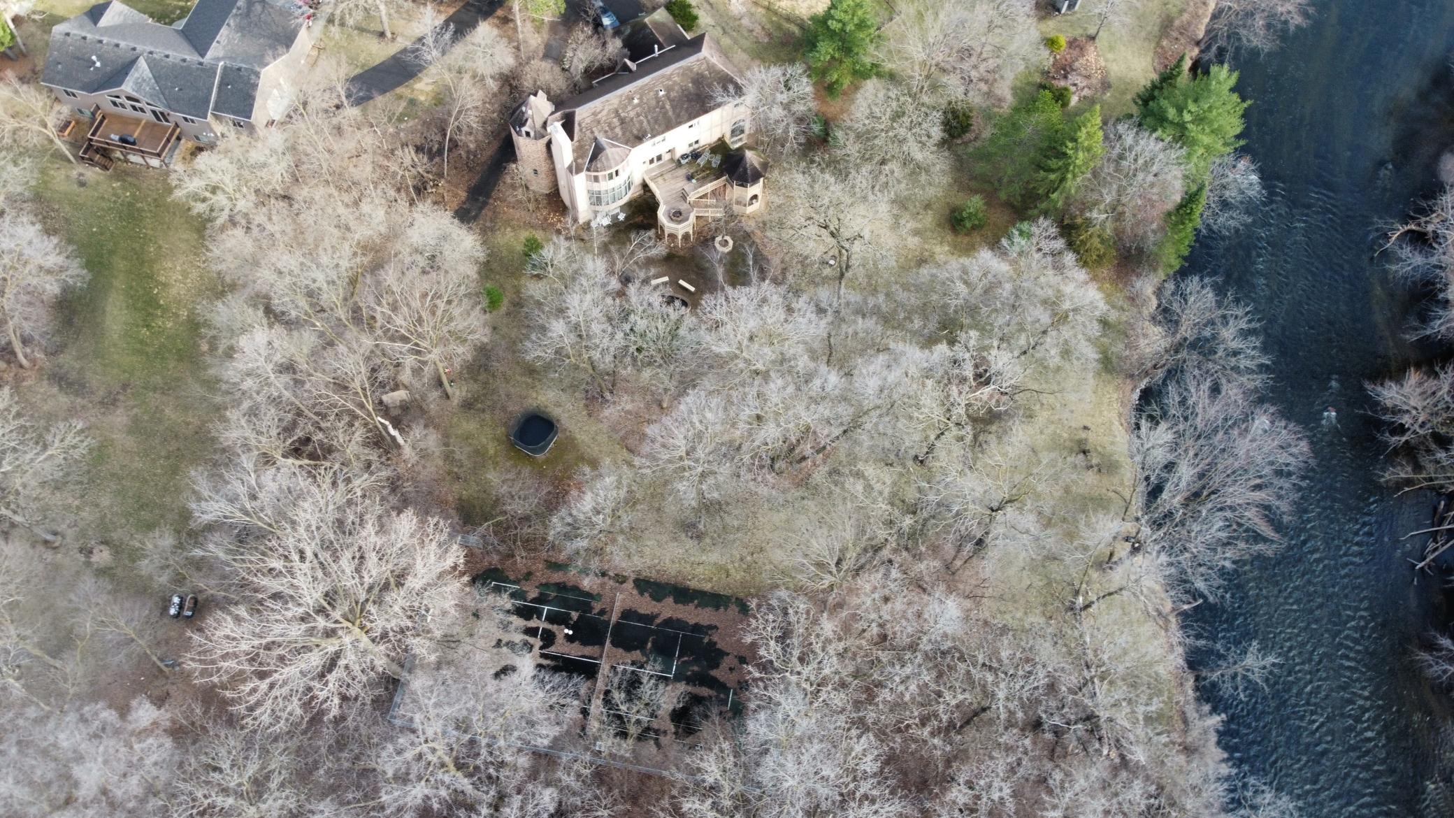 main property photo 40