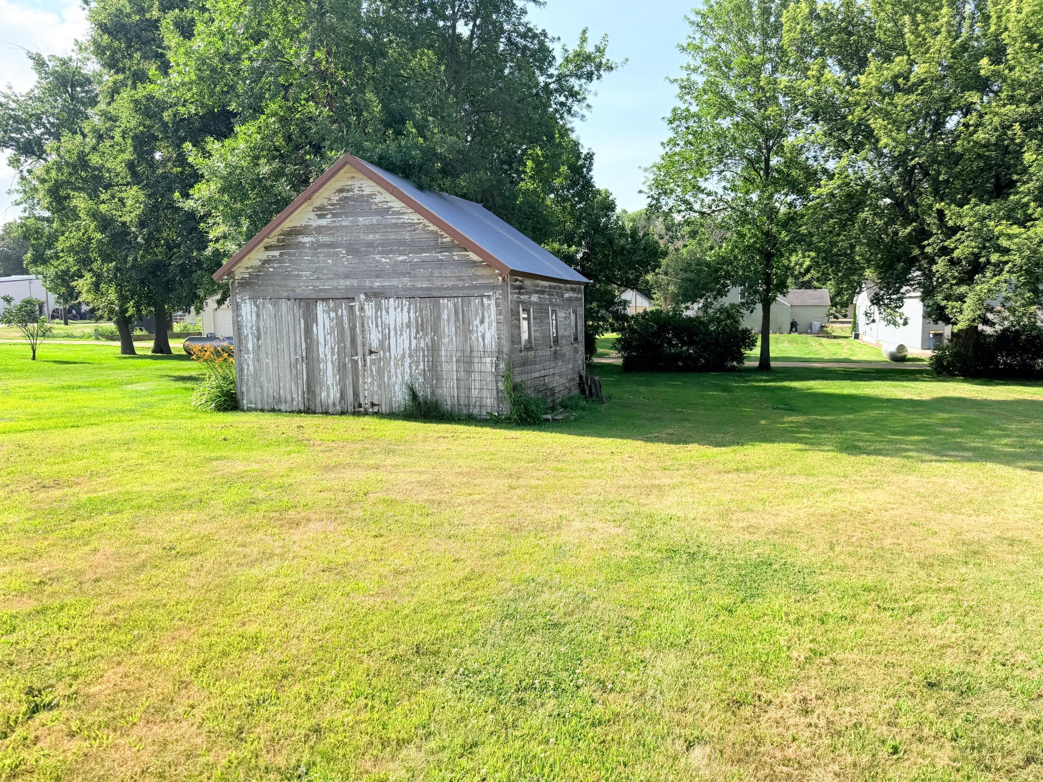 main property photo 36