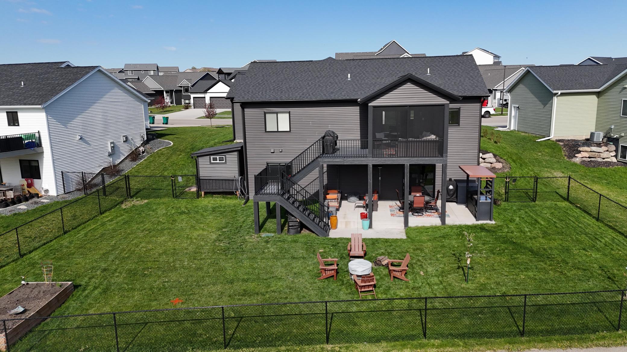 main property photo 50