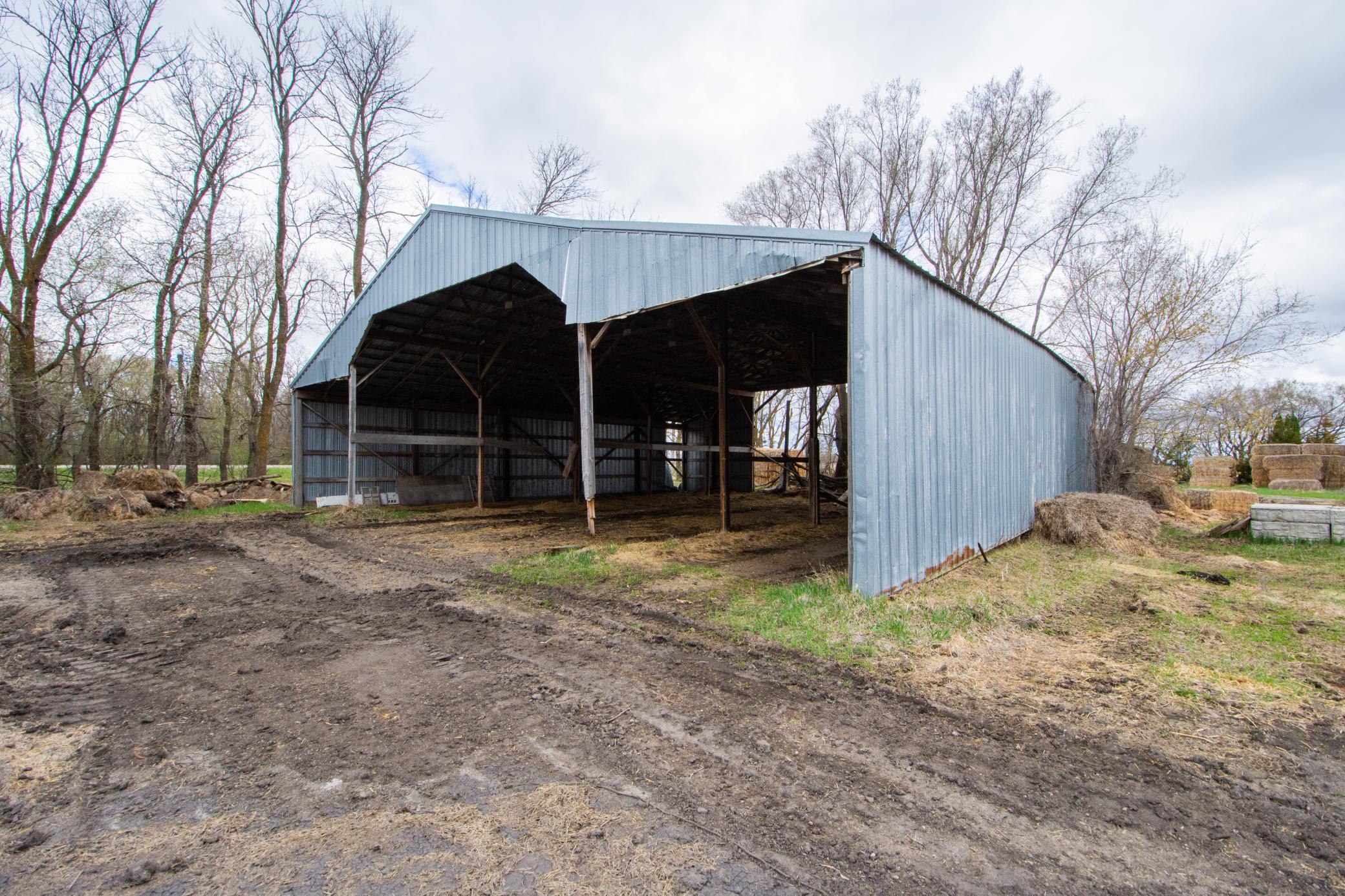 main property photo 34