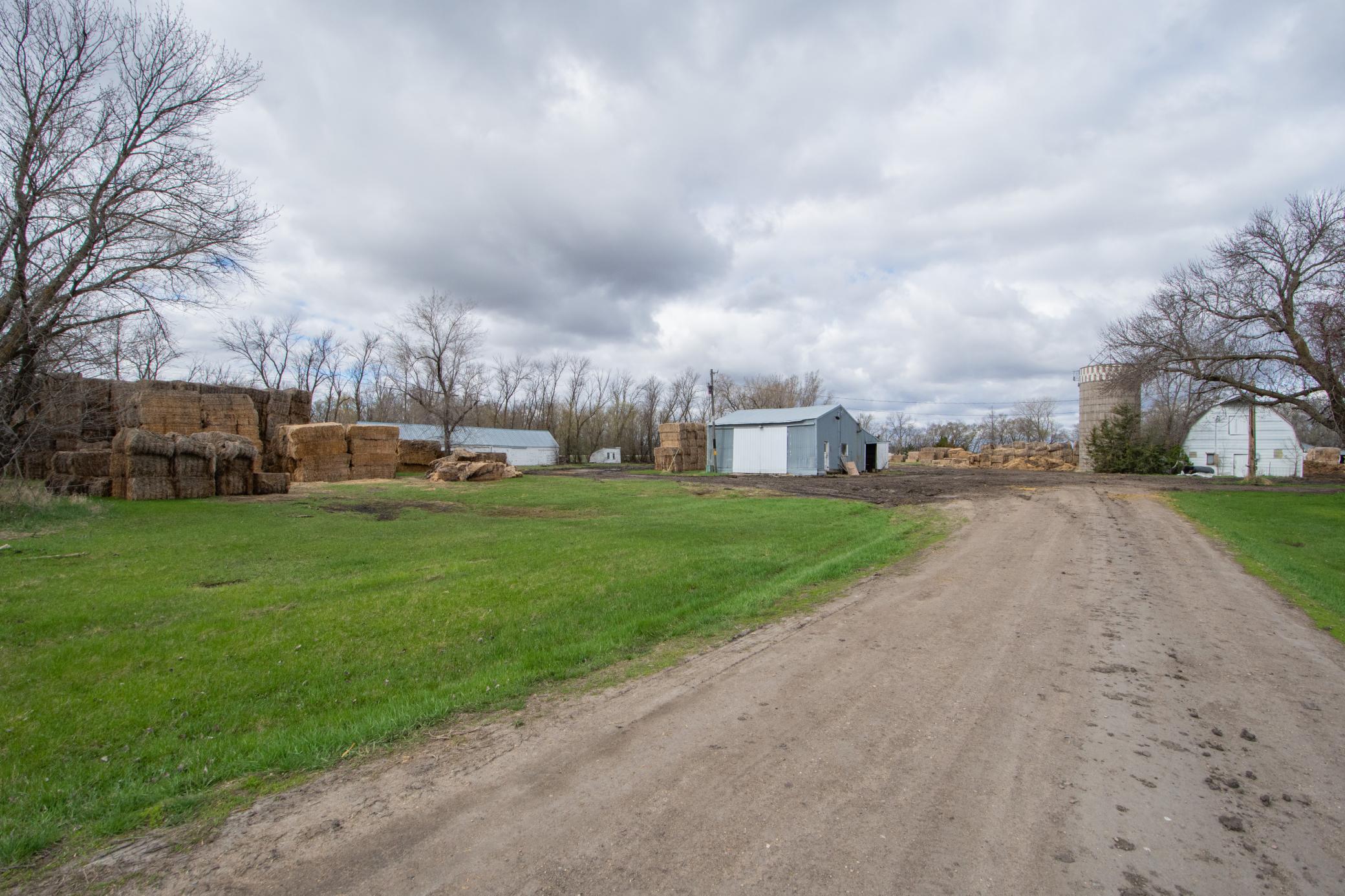 main property photo 37