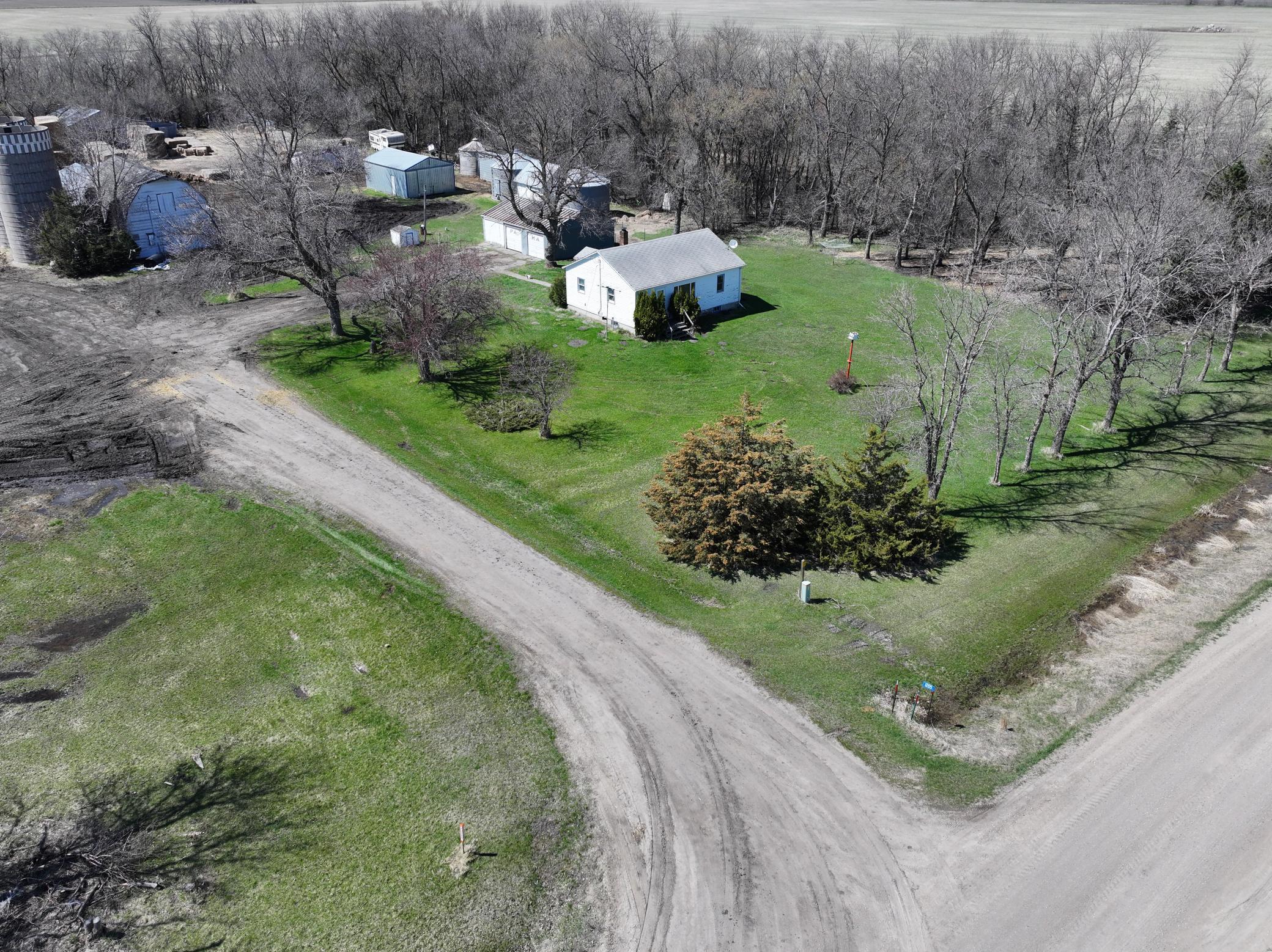 main property photo 45