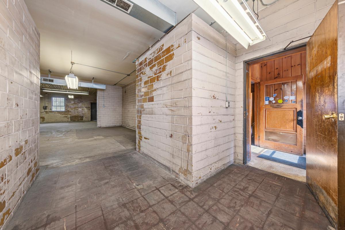 main property photo 40