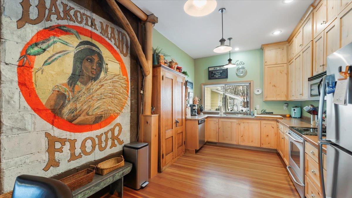 main property photo 5
