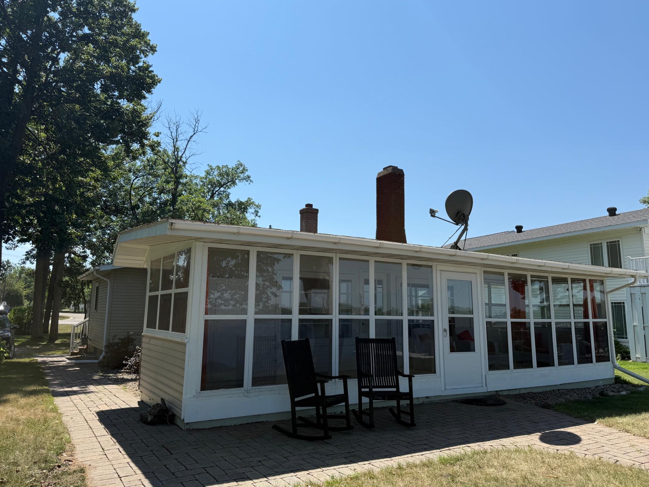 main property photo 28