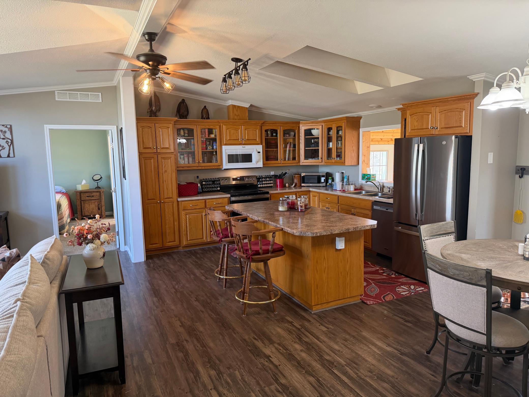 main property photo 20