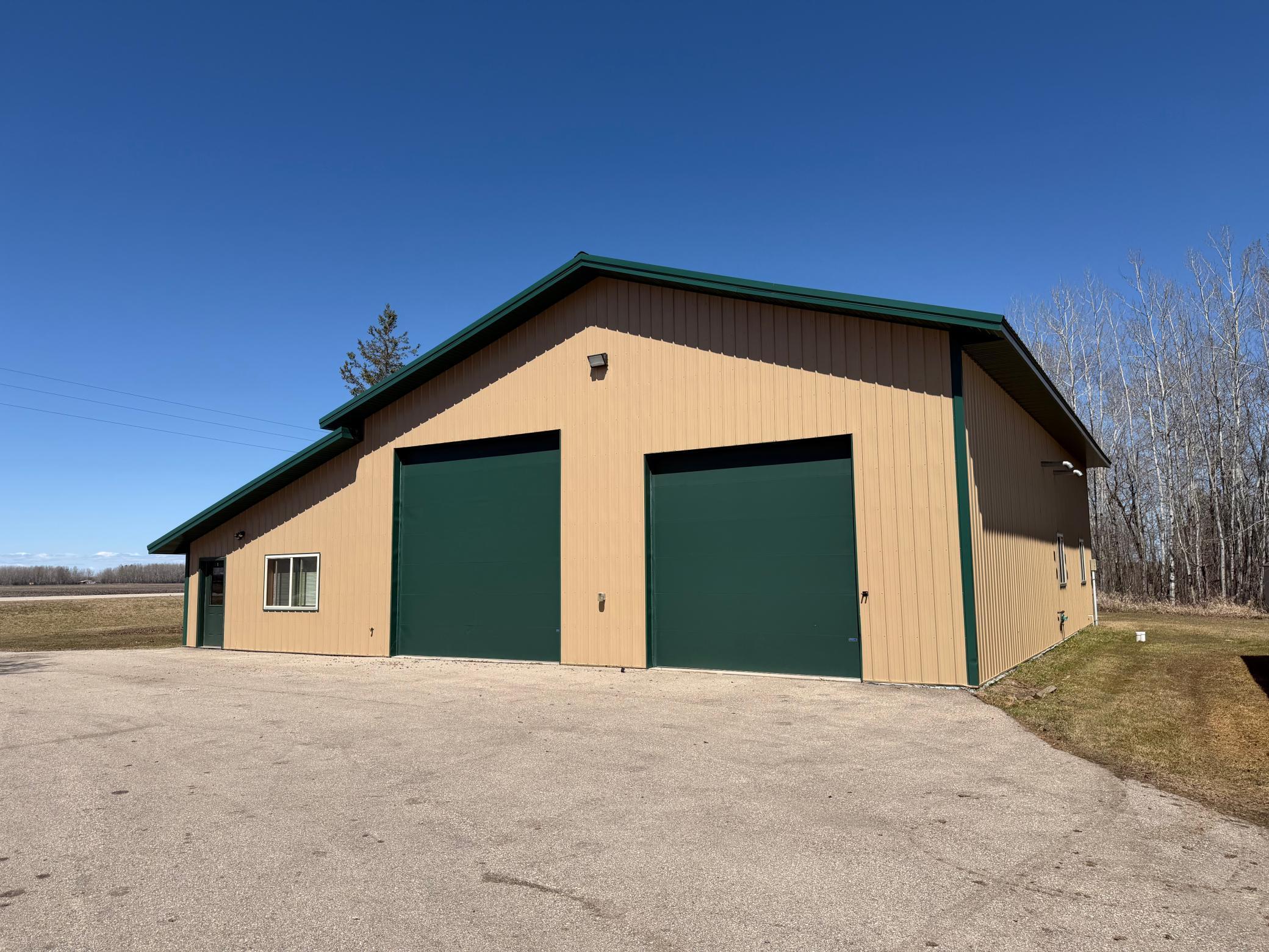 main property photo 33