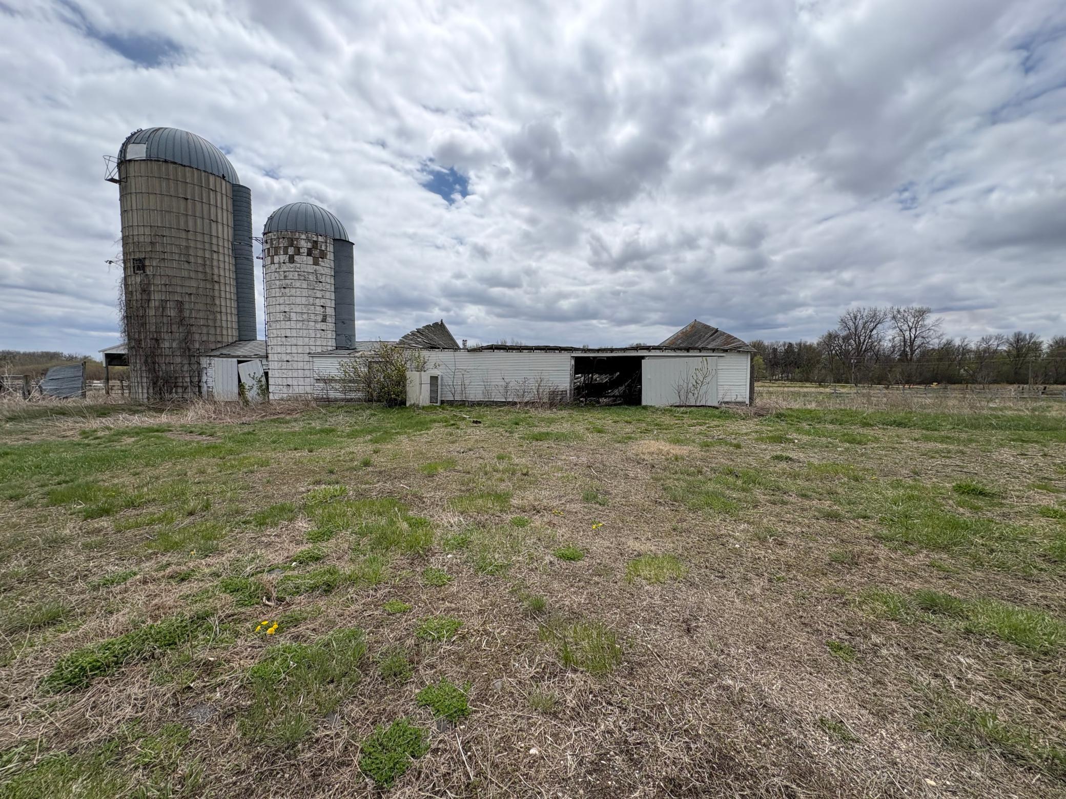 main property photo 11