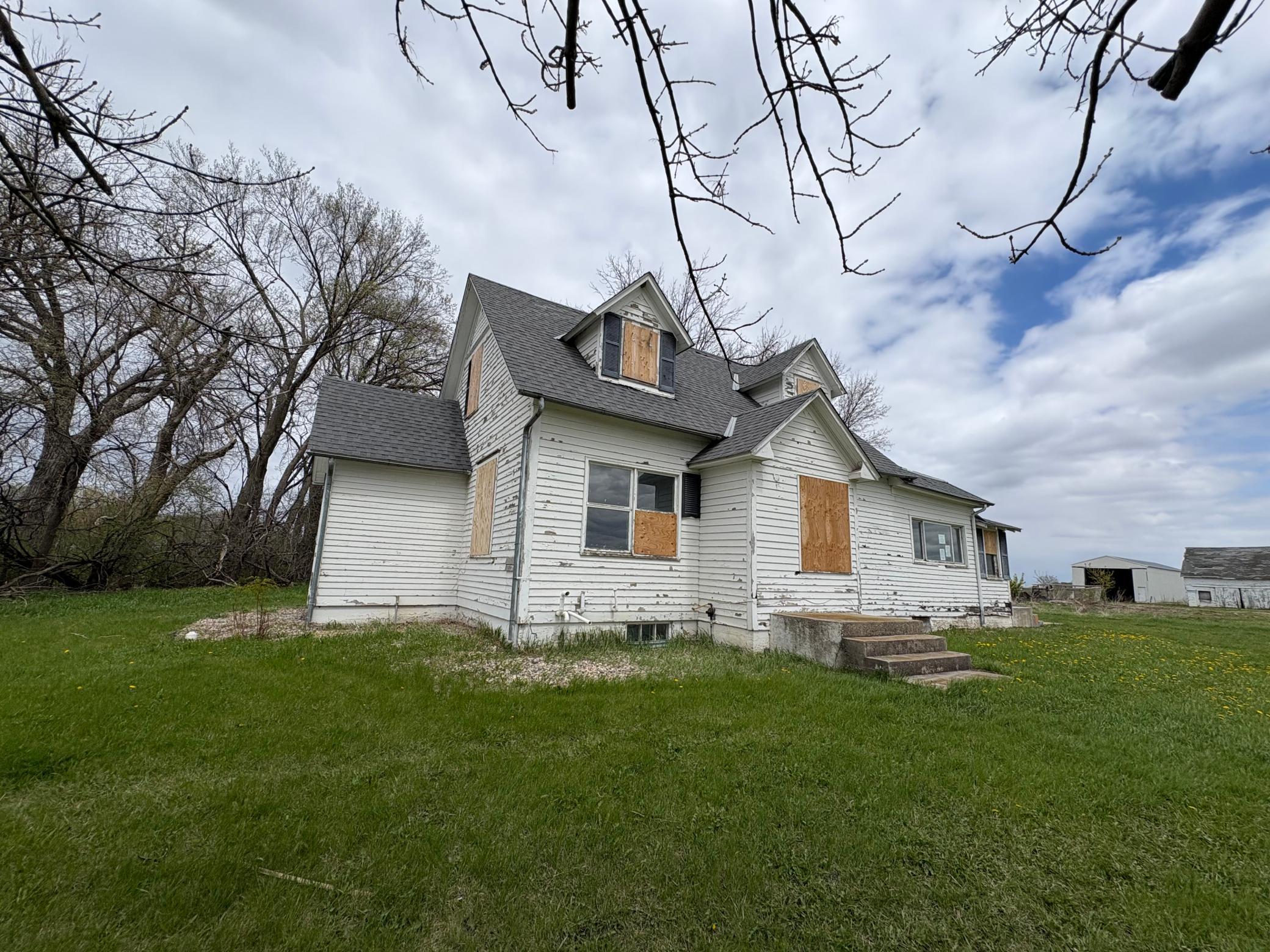 main property photo 12