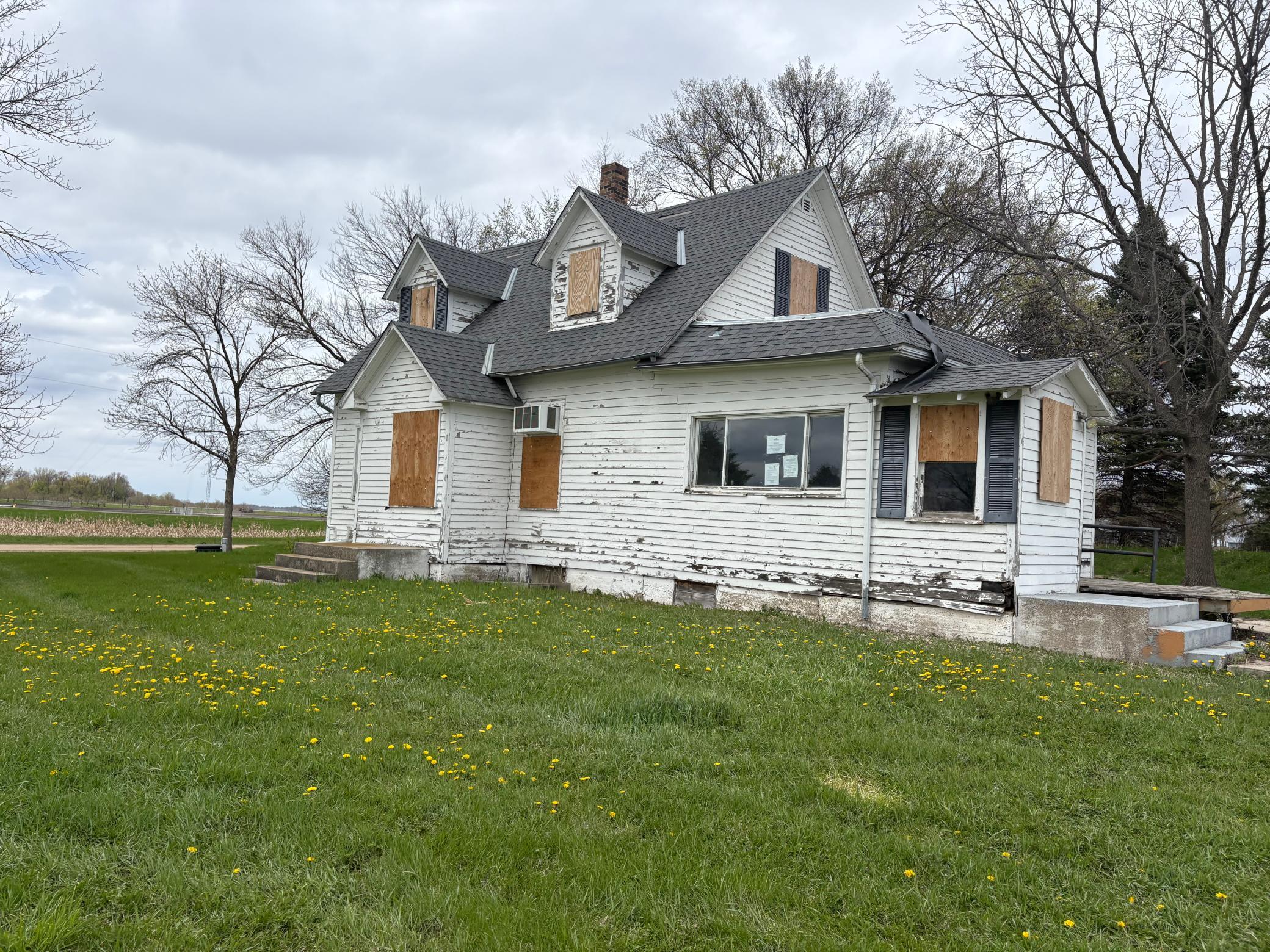 main property photo 16