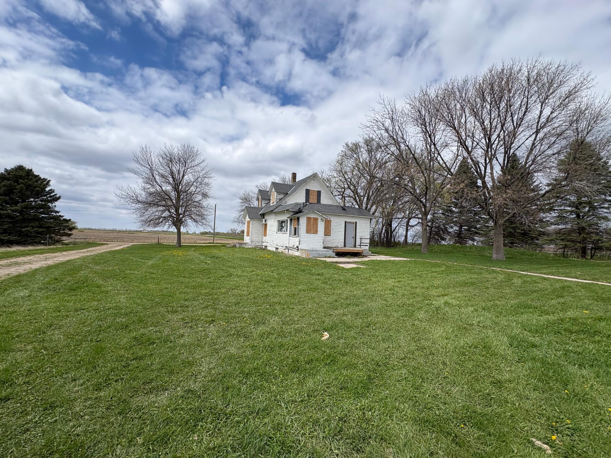main property photo 34