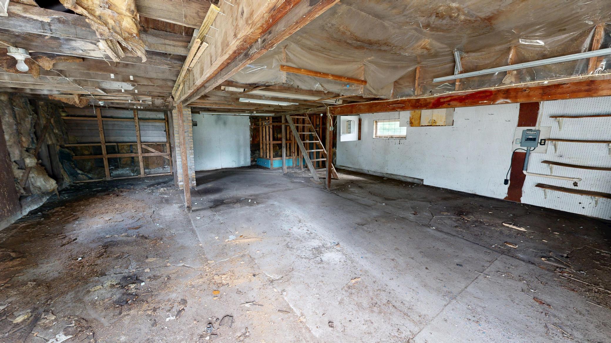 main property photo 59