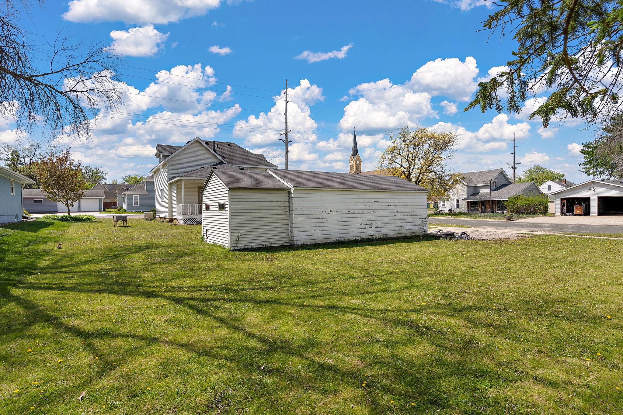 main property photo 32