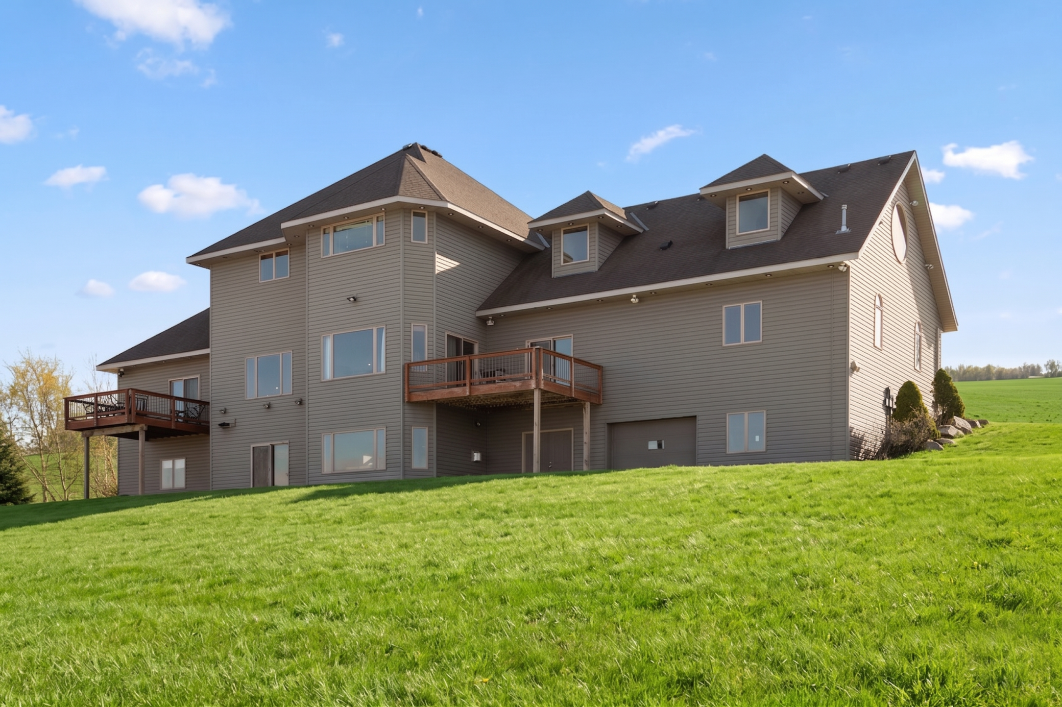 main property photo 5