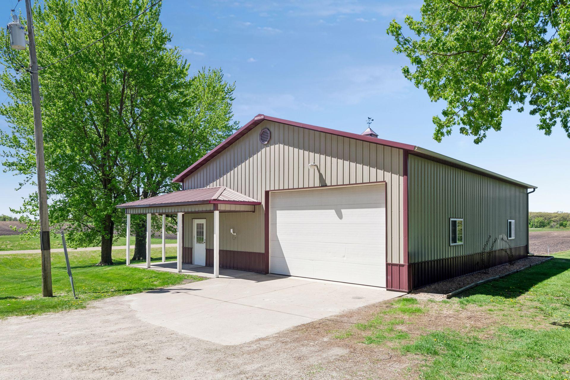 main property photo 41