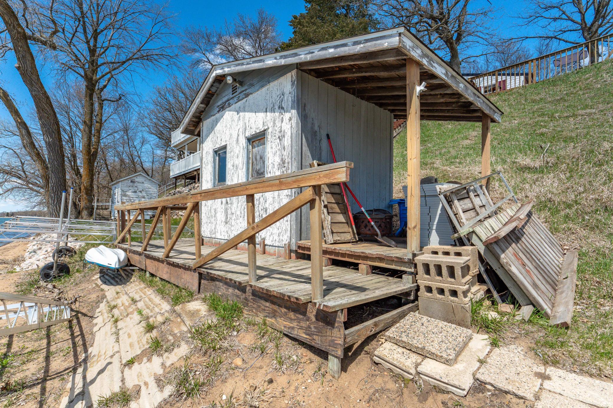 main property photo 16