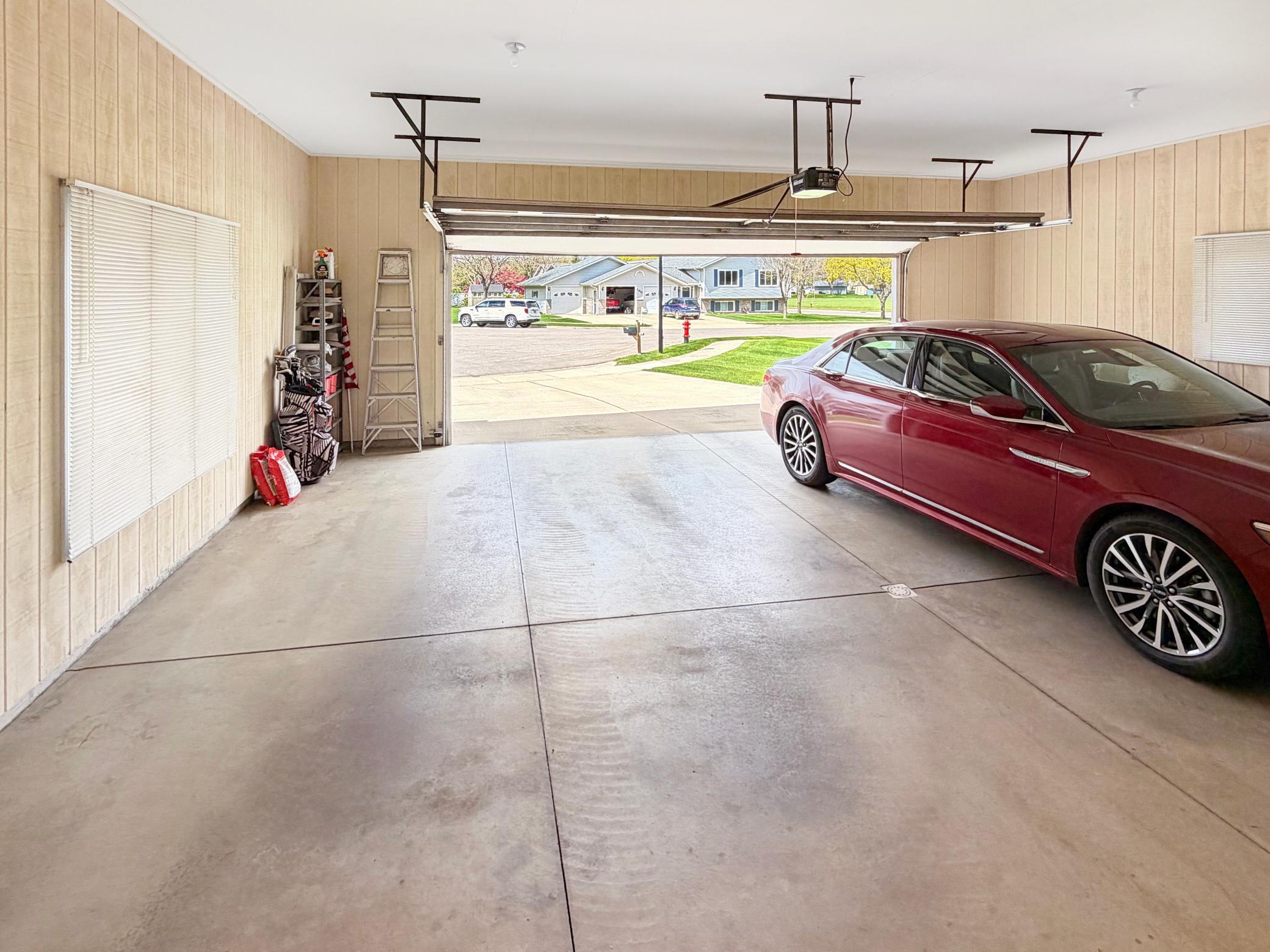 main property photo 50