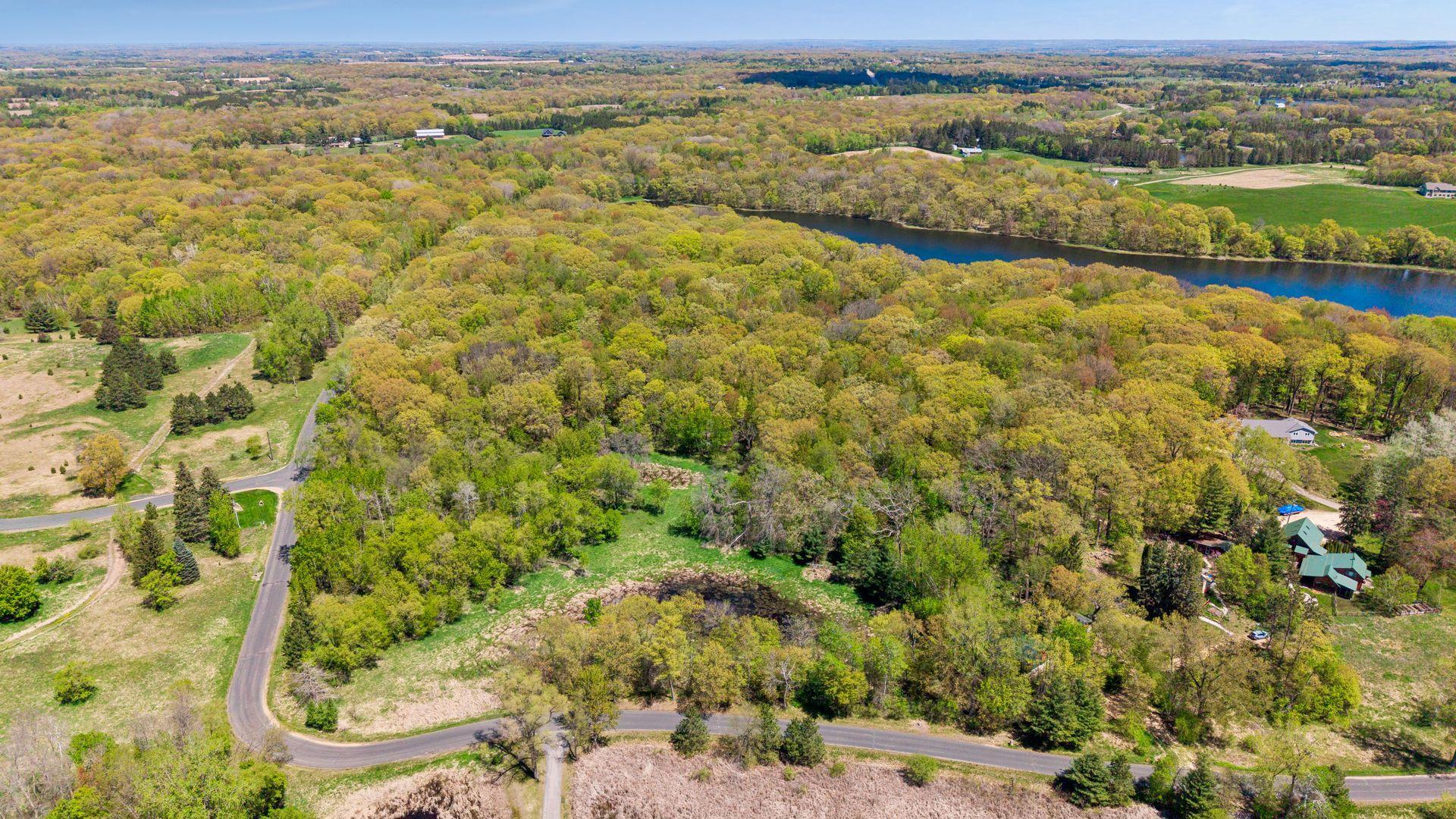 main property photo 9