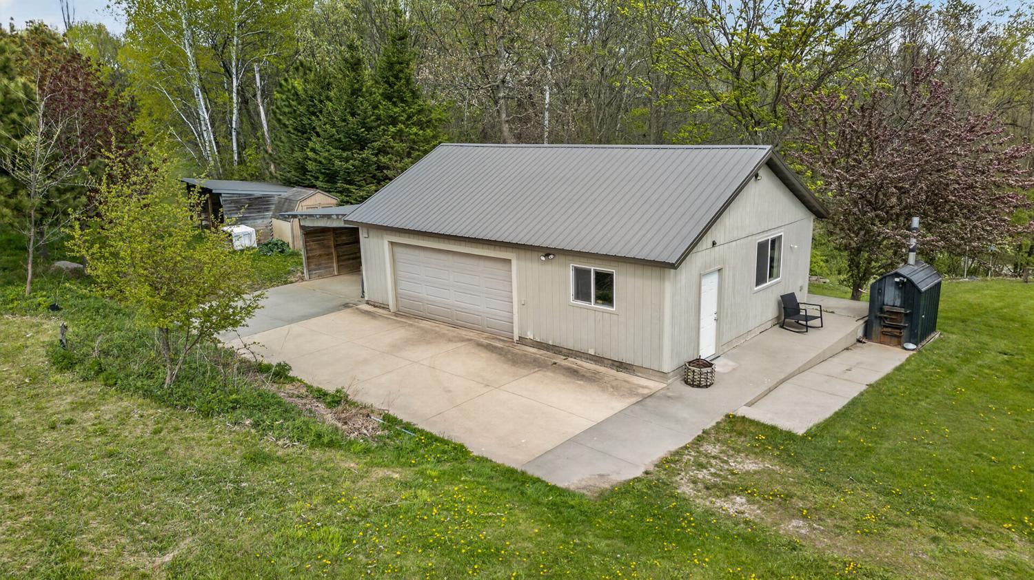 main property photo 83