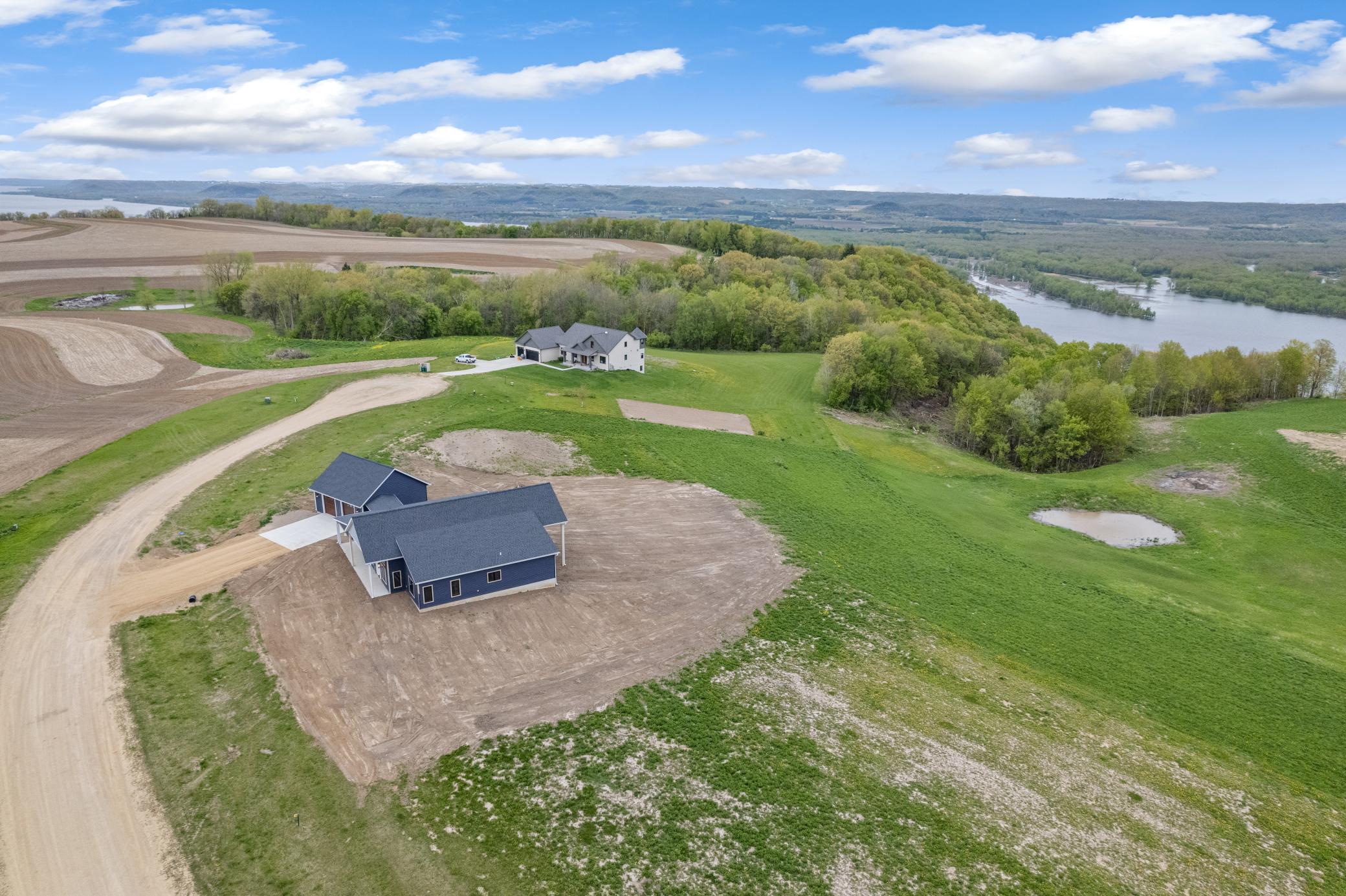 main property photo 25