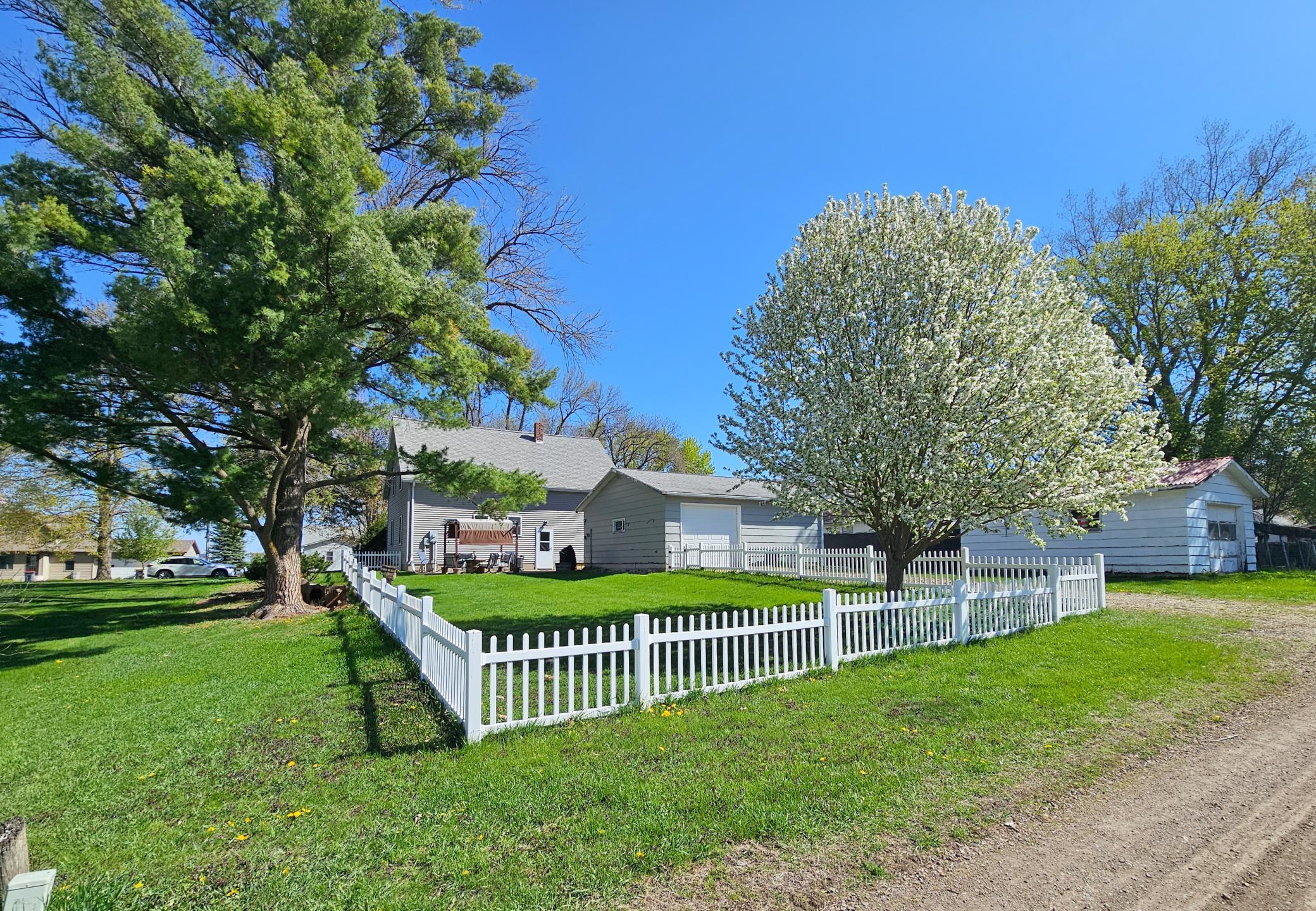 main property photo 33