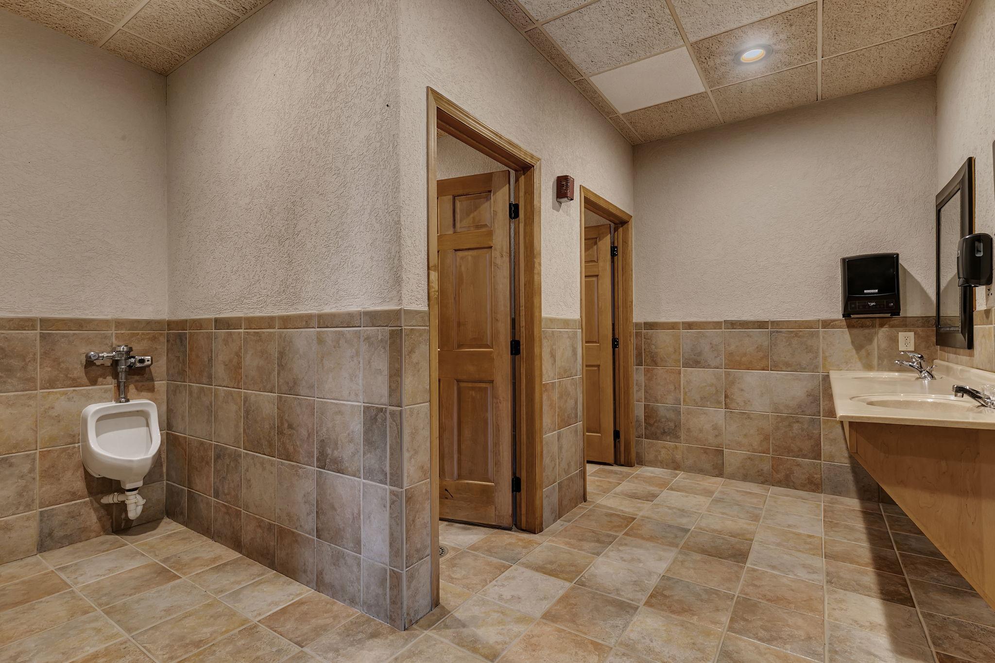main property photo 37