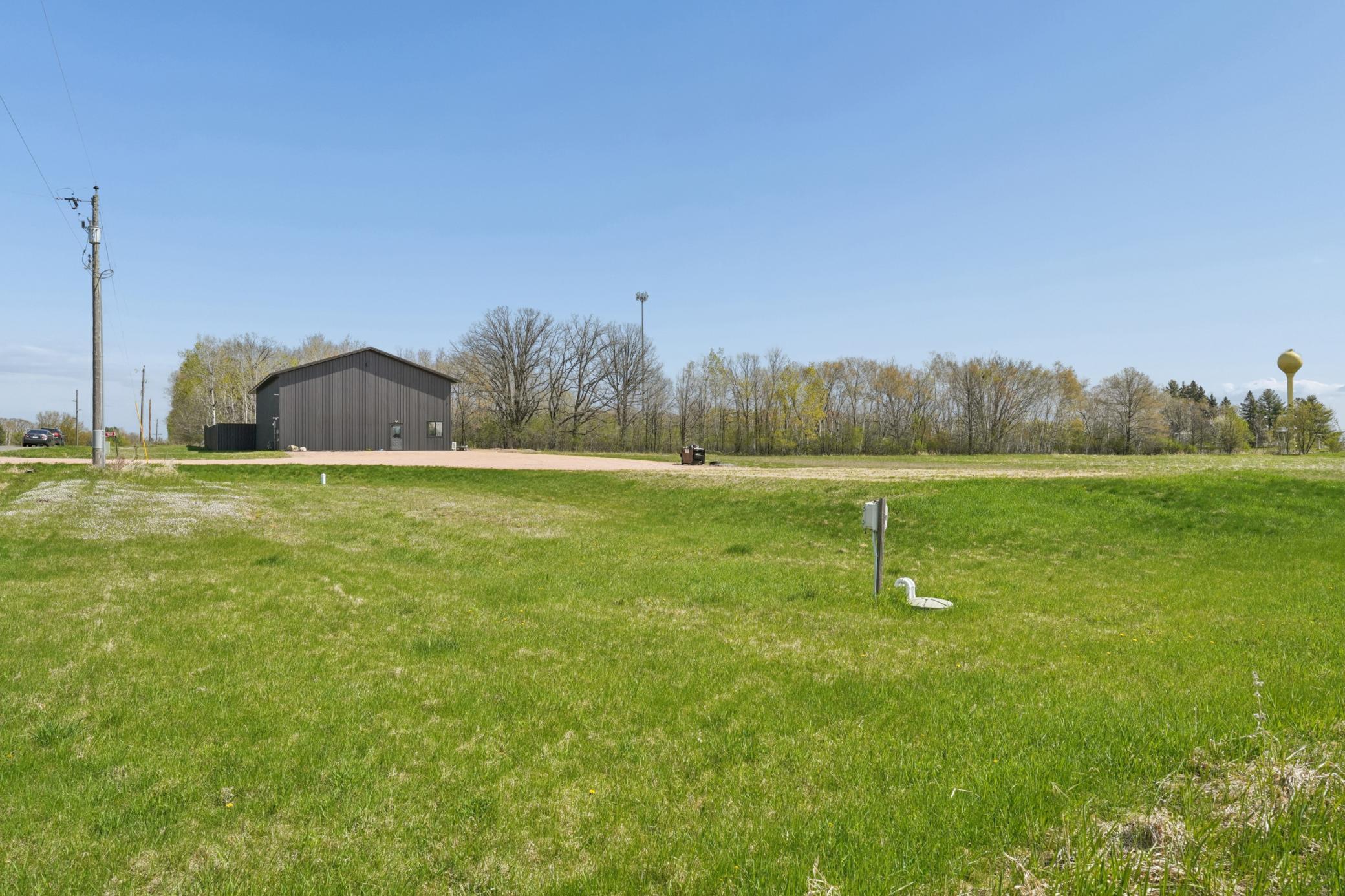 main property photo 23