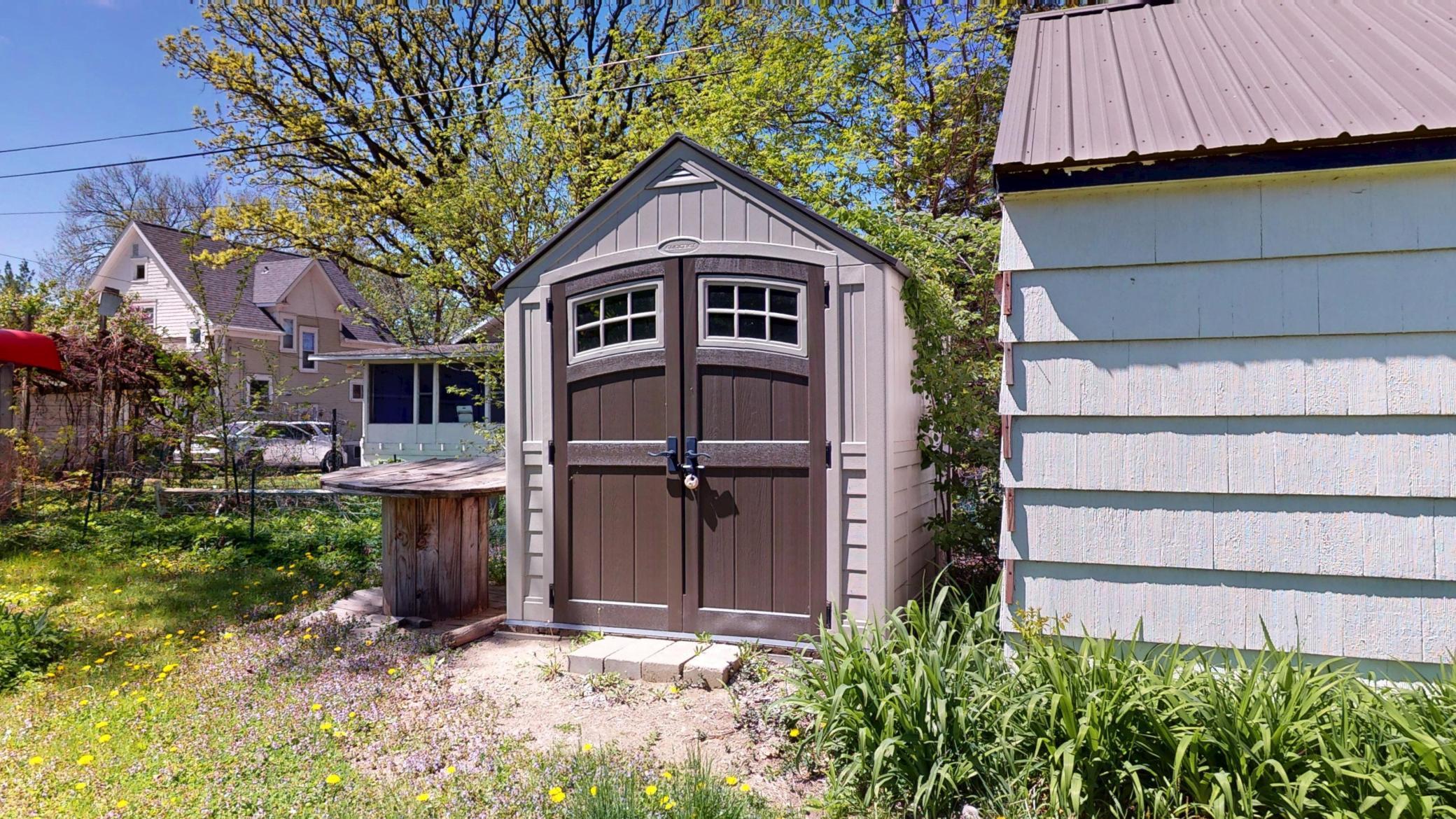 main property photo 32