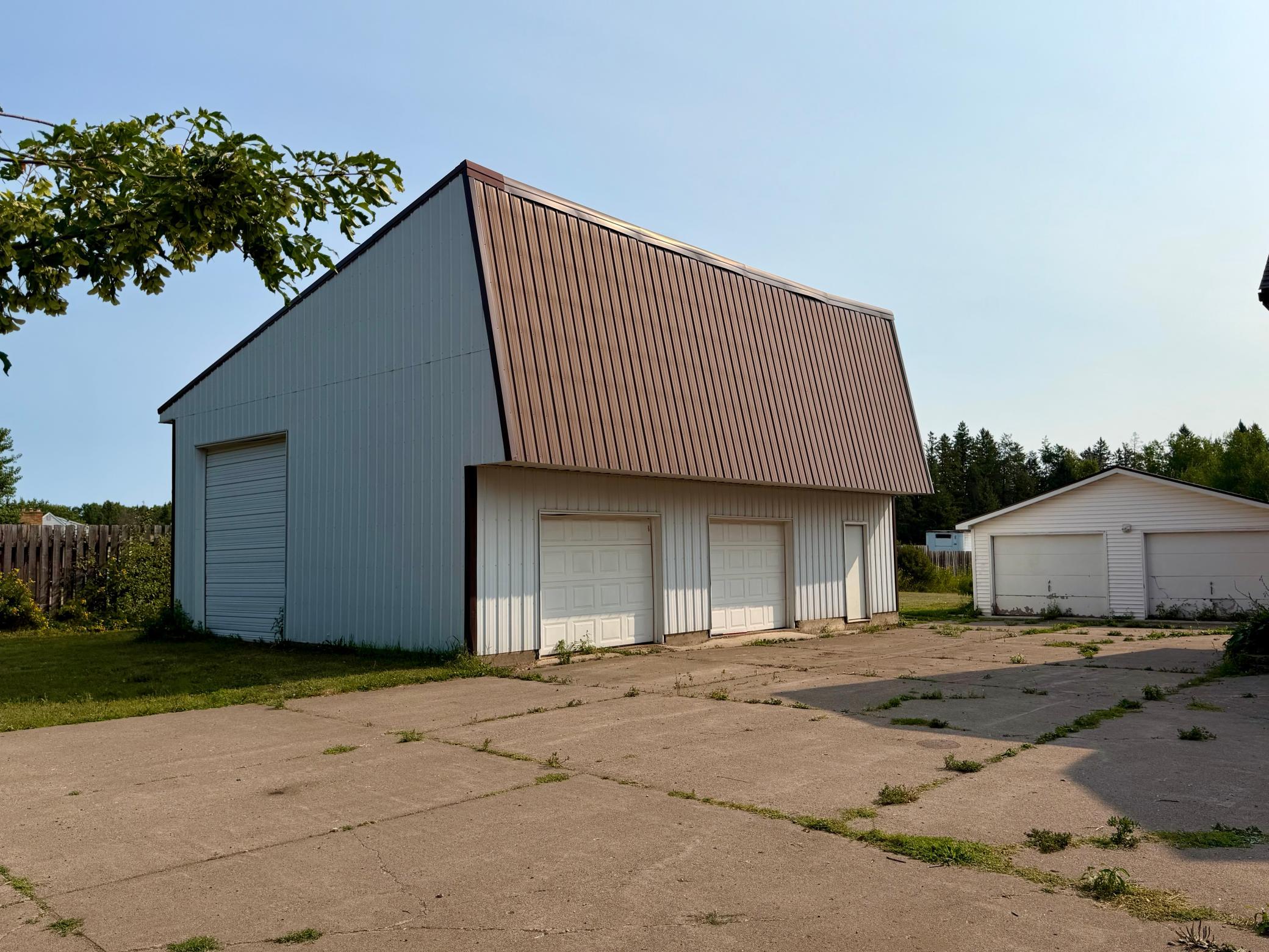 main property photo 48