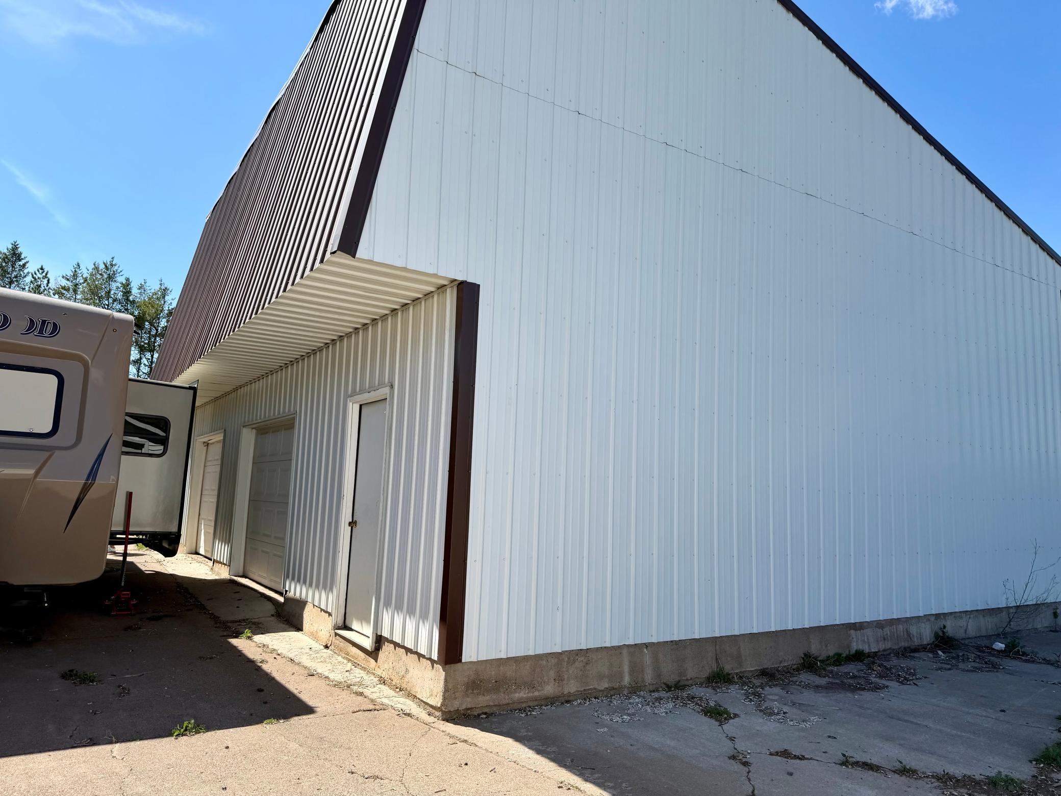 main property photo 51