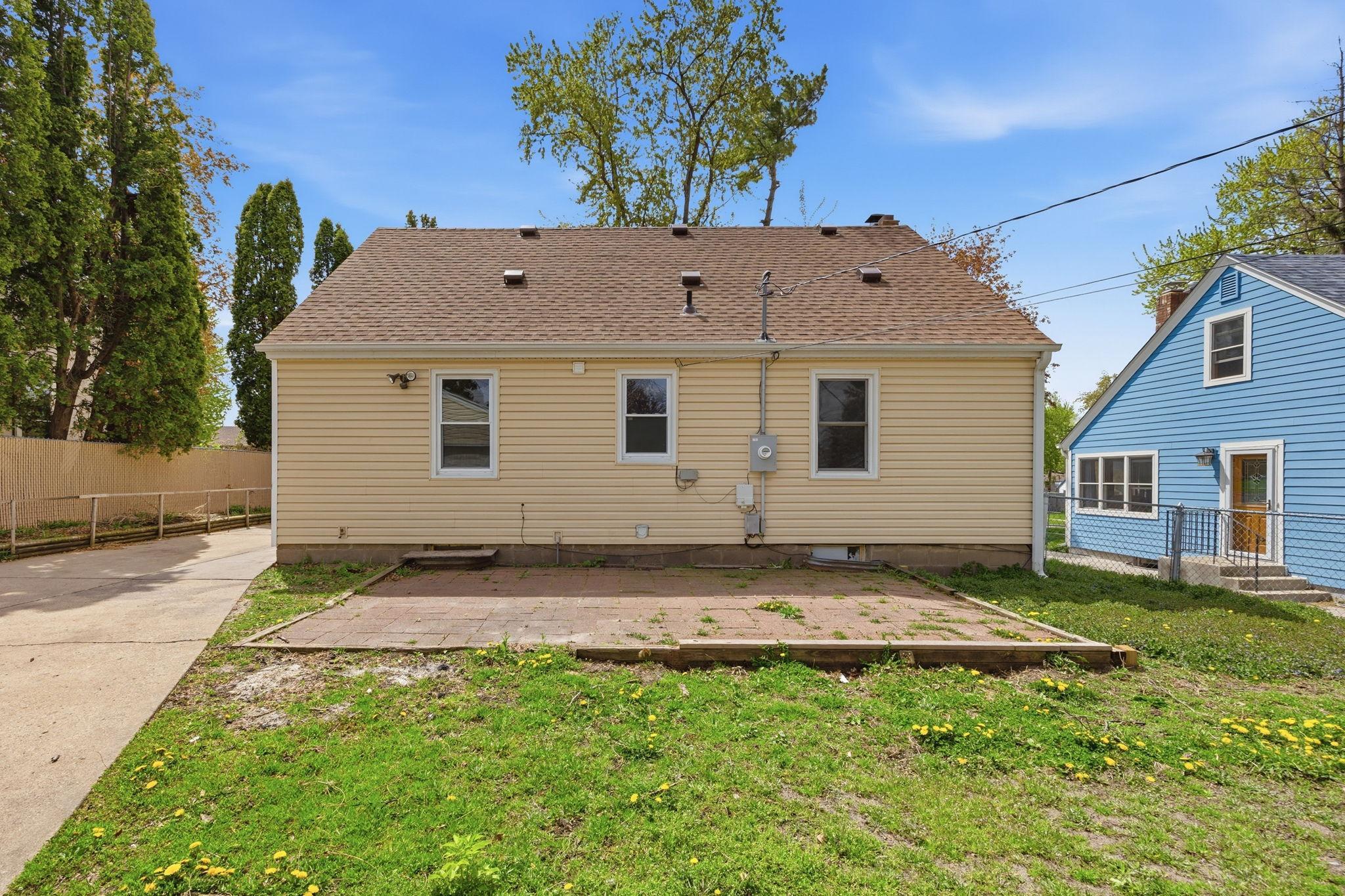 main property photo 20