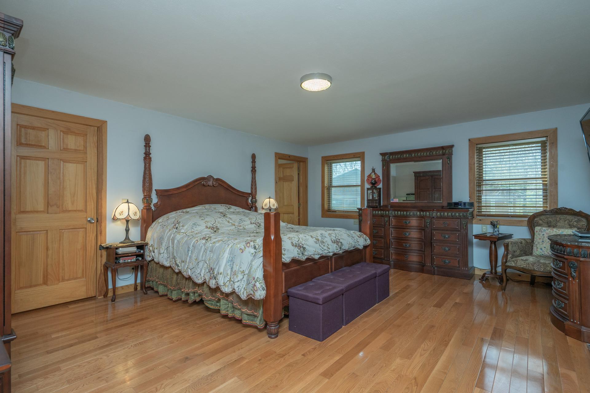 main property photo 32