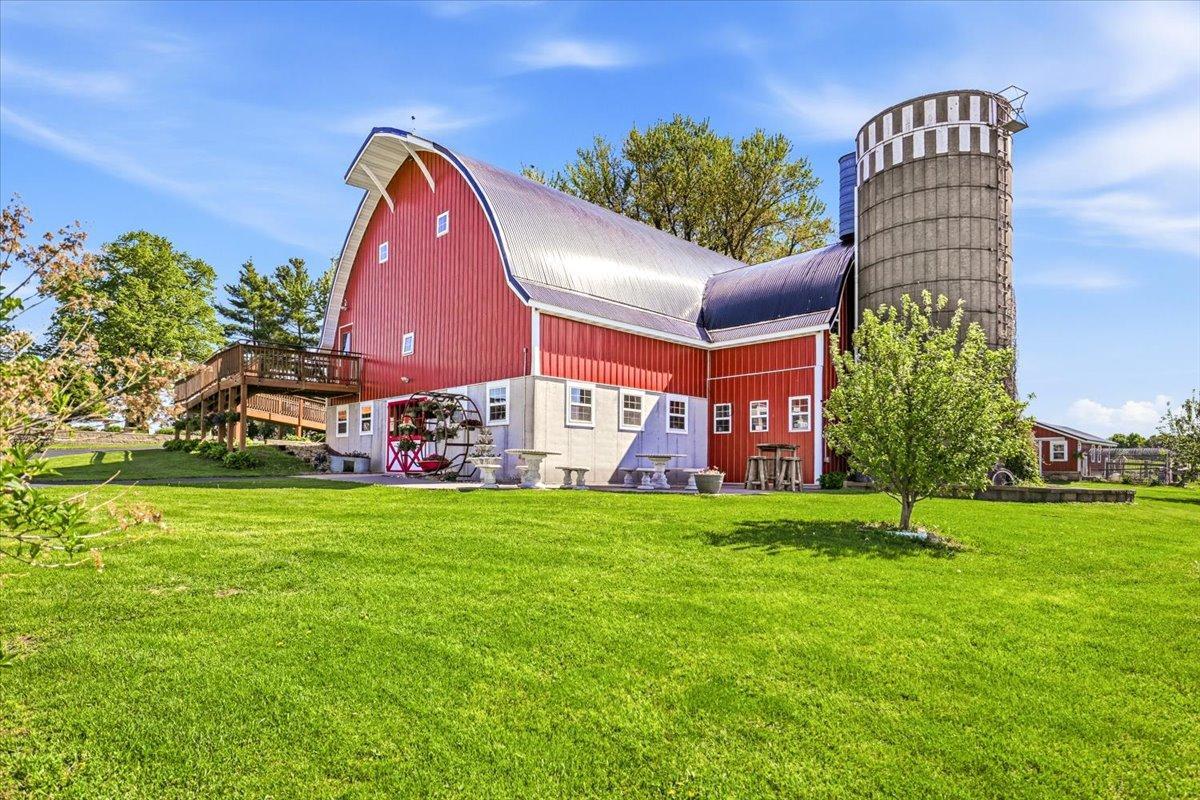 main property photo 41