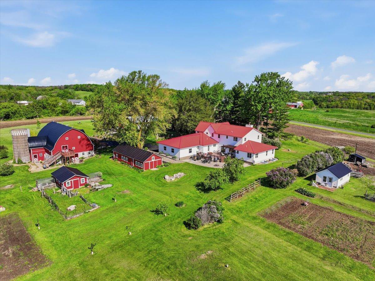 main property photo 8