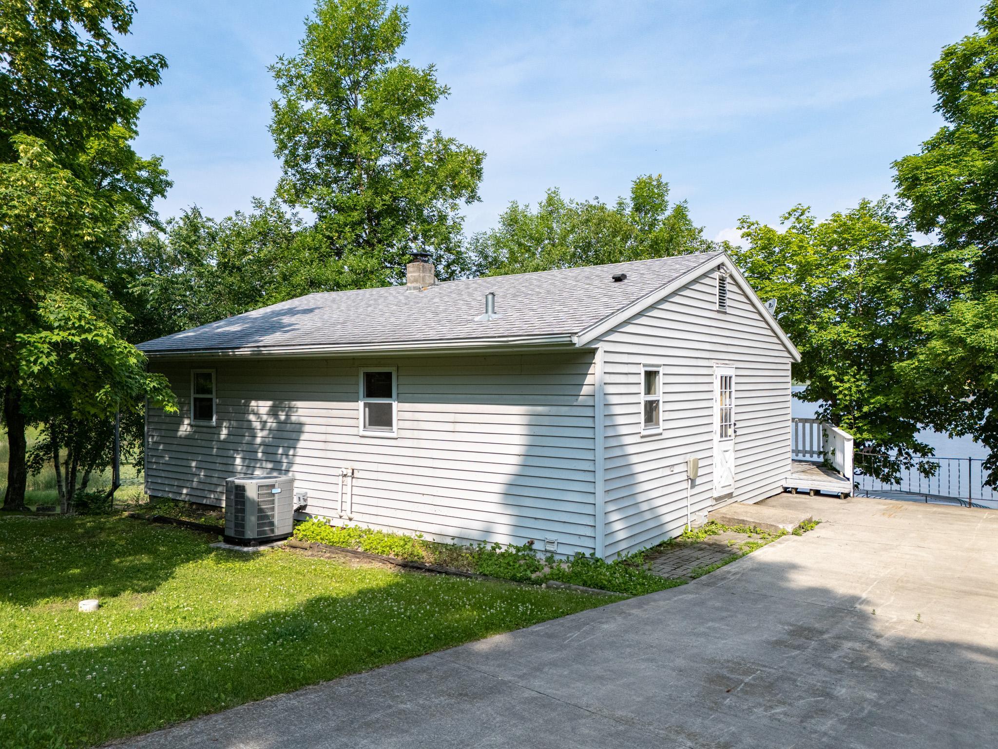 main property photo 40