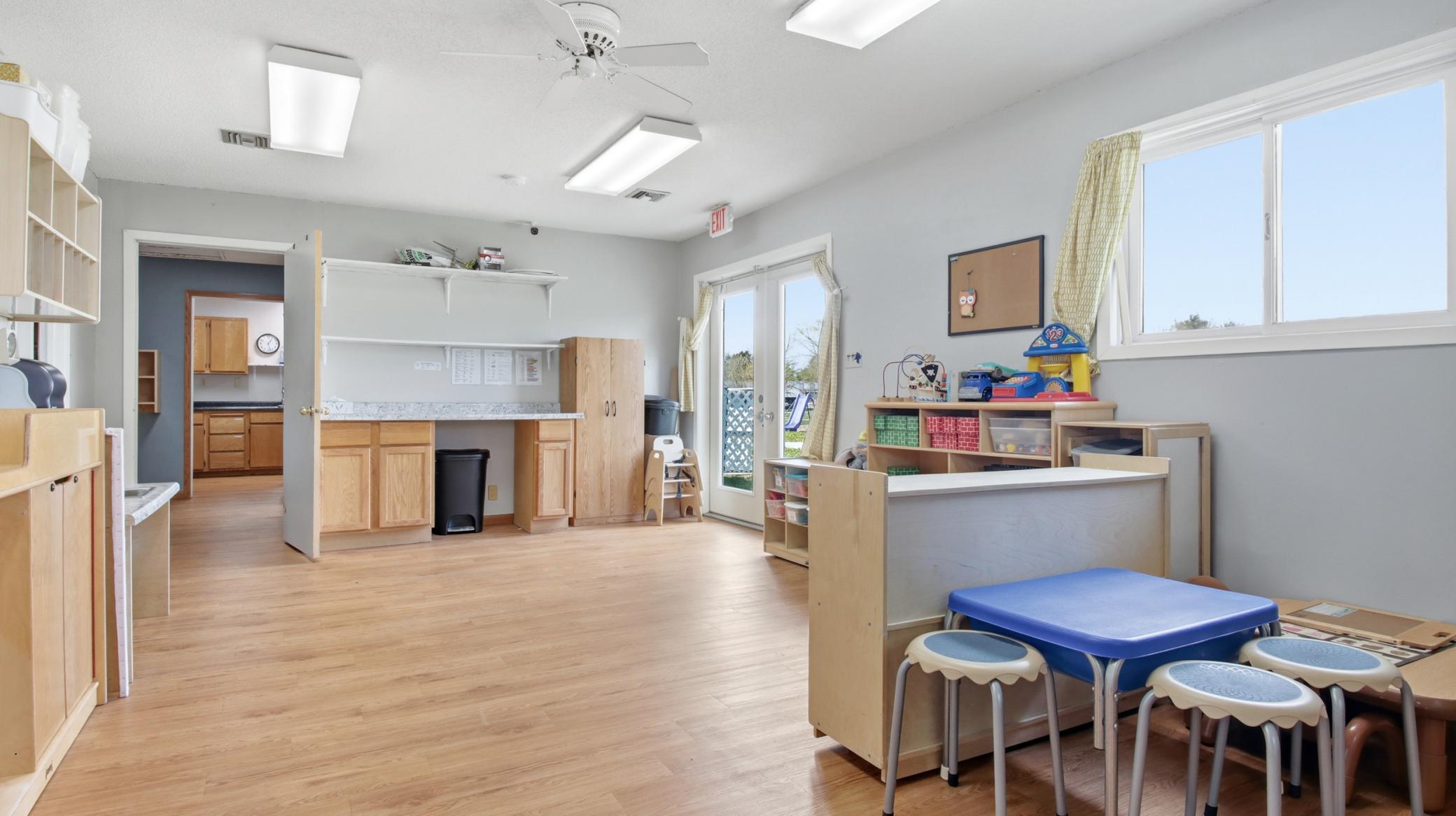 main property photo 13