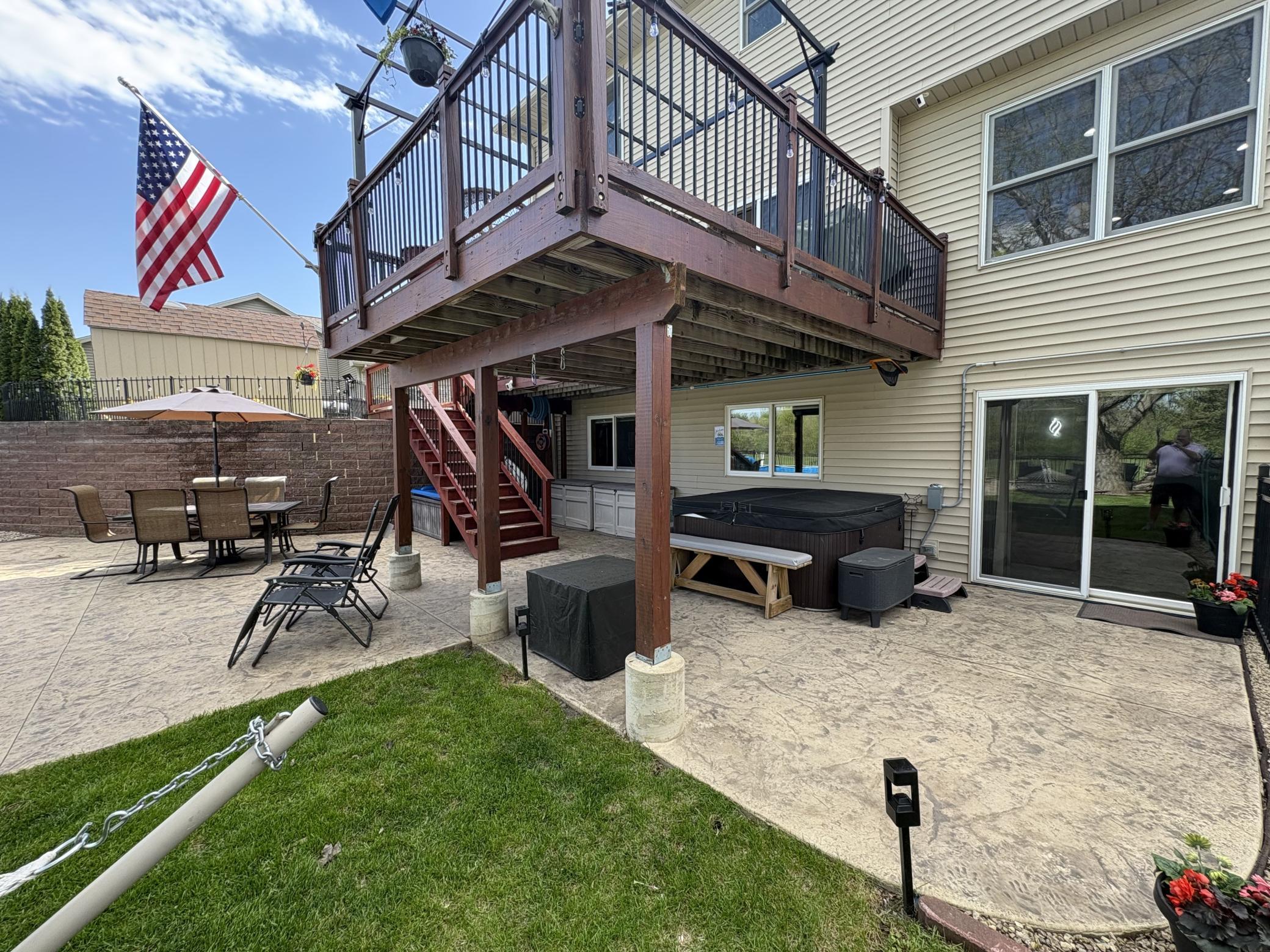 main property photo 12